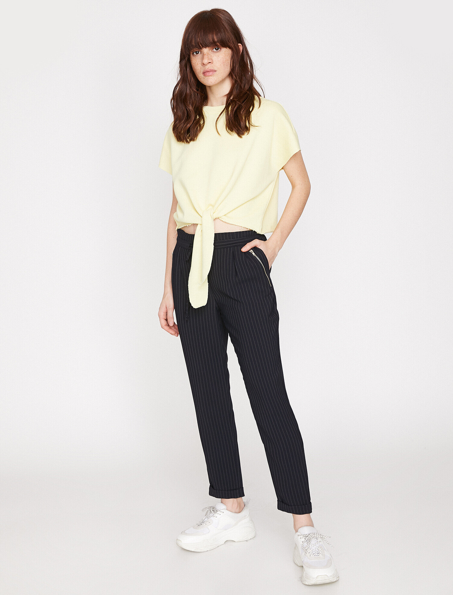   Bağlama Detaylı Tişört