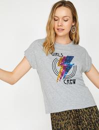 Pul Detaylı Tişört