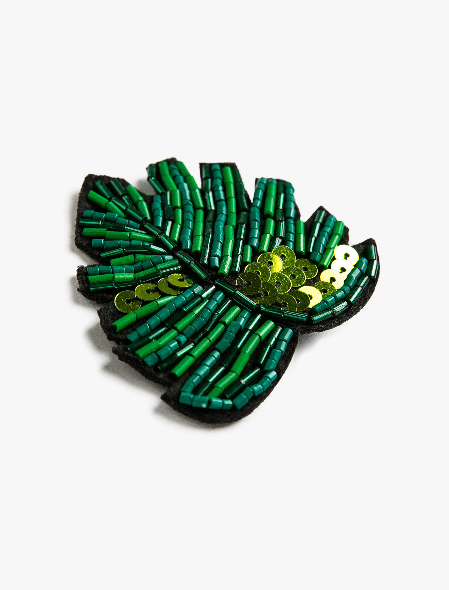  Kadın Boncuklu Rozet