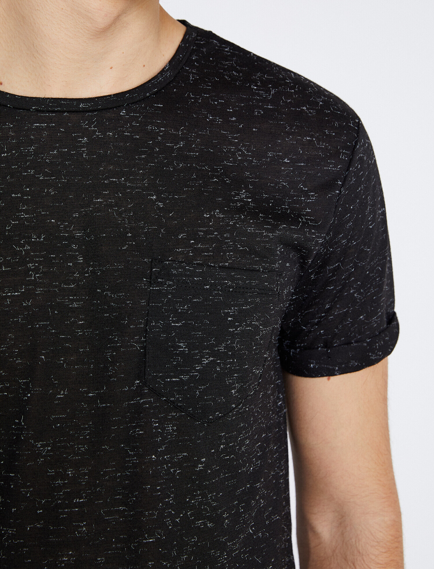   Cep Detaylı Tişört