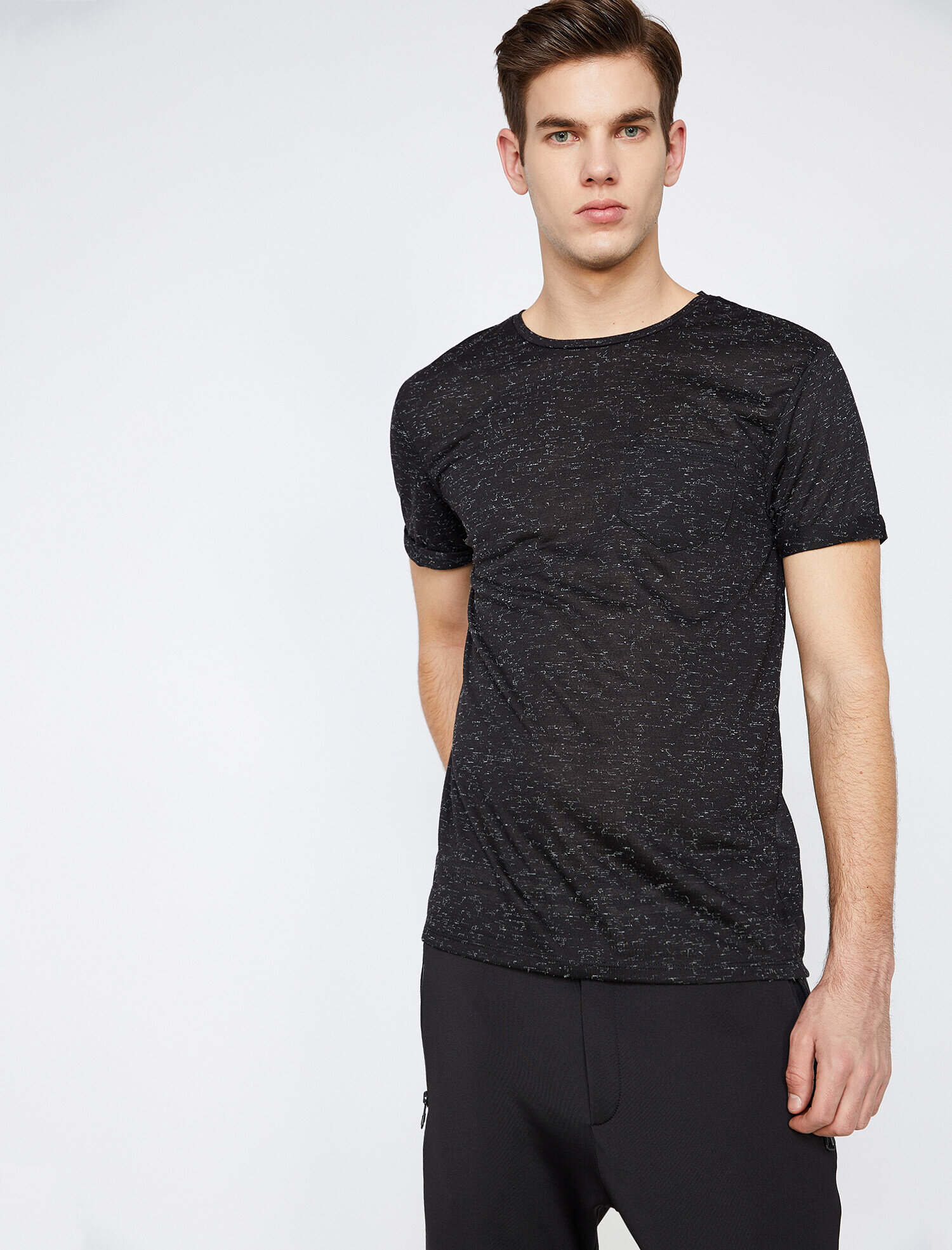   Cep Detaylı Tişört