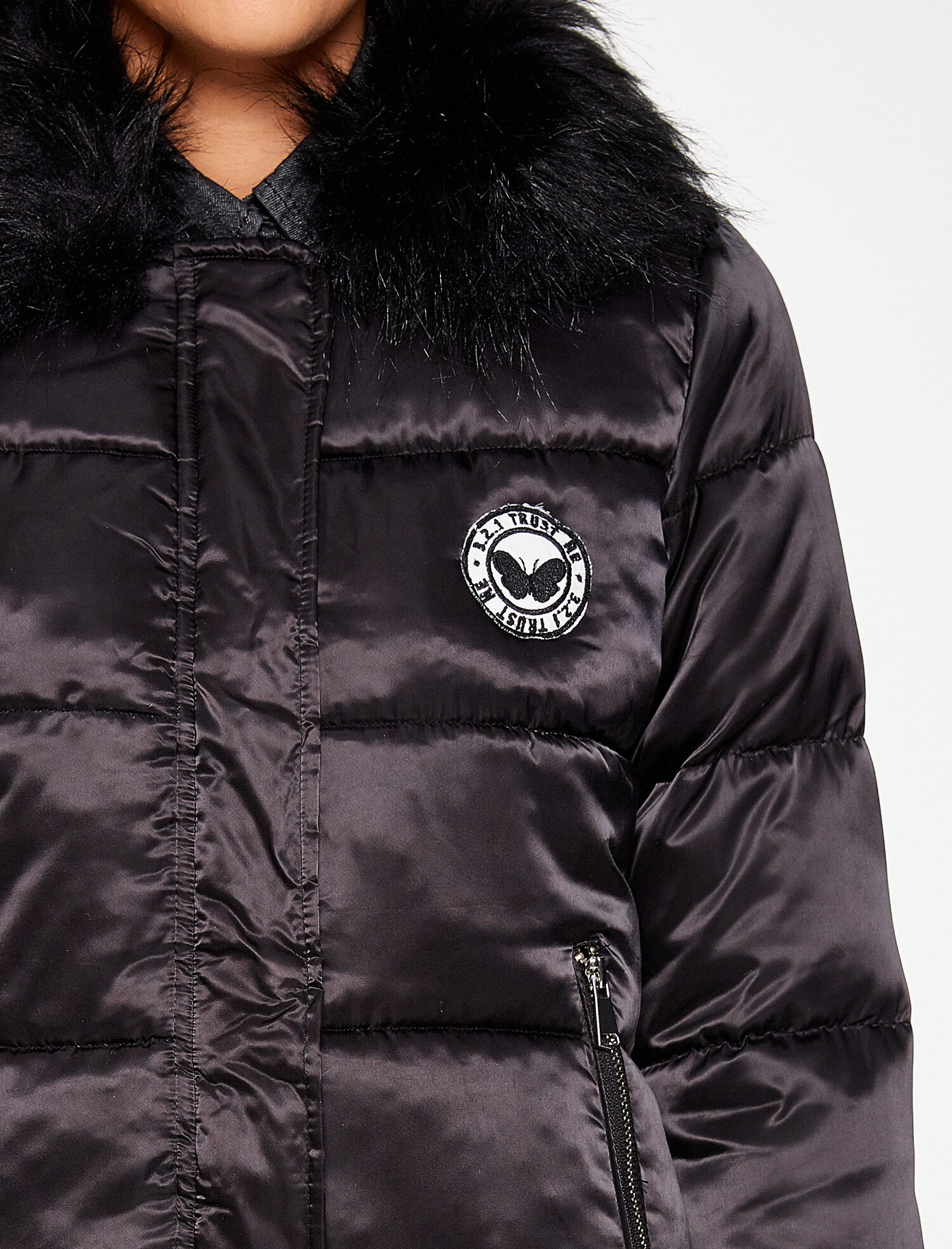   Suni Kürk Detaylı Kapüşonlu Uzun Şişme Mont