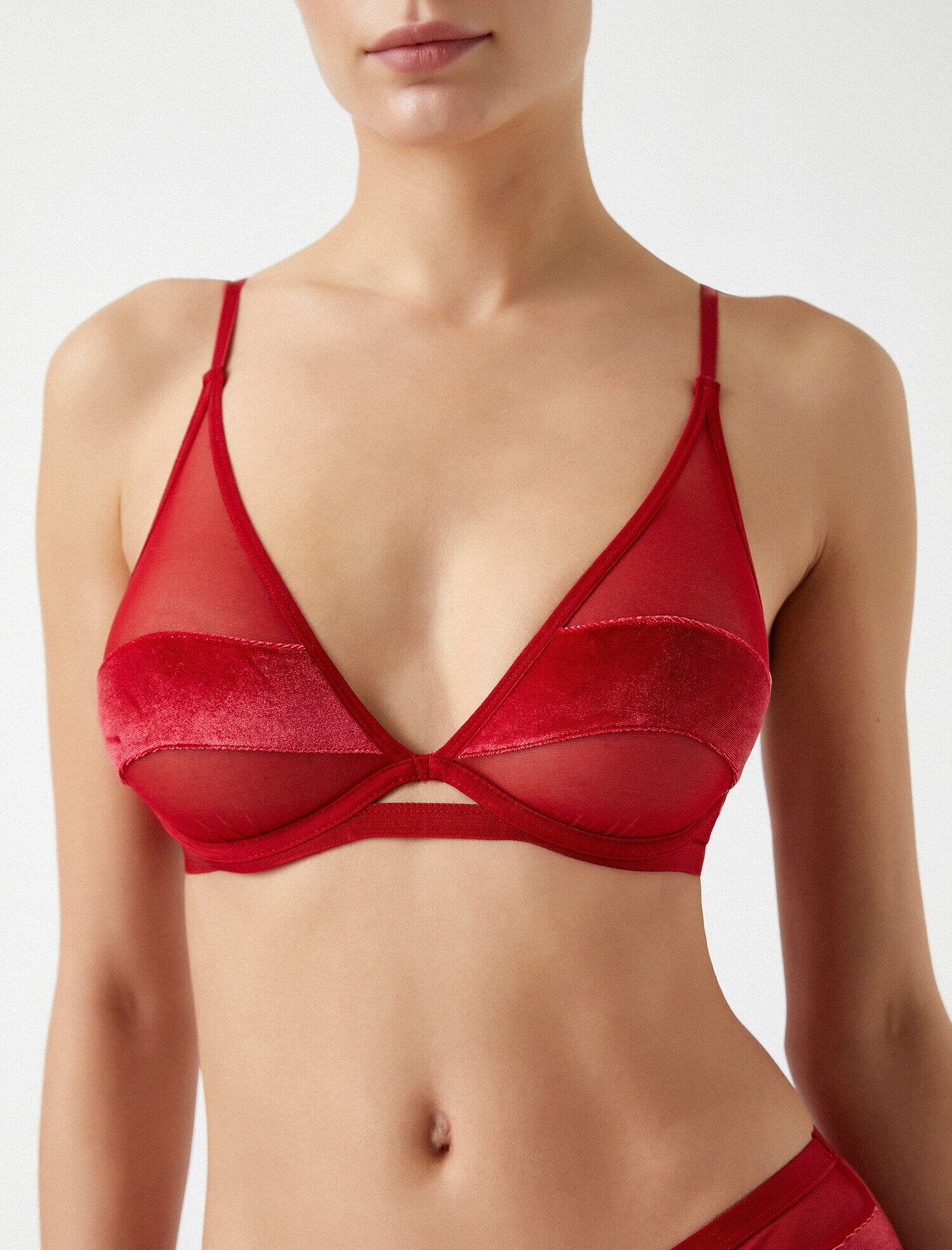   Kadife Detaylı Balen Destekli Kapsız/Pedsiz Dolgusuz Wire Sütyen