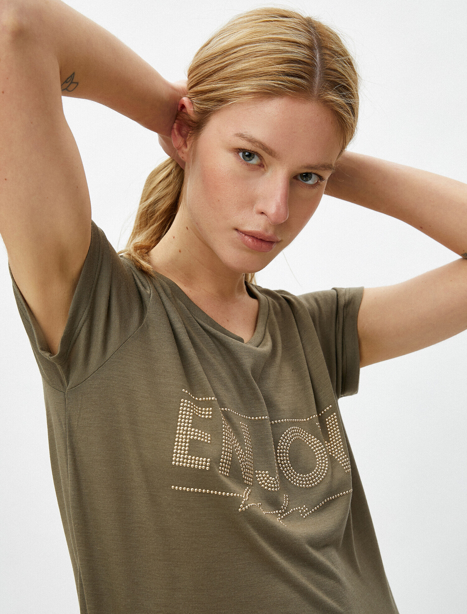   Kısa Kollu Tişört Bisiklet Yaka Slogan Detaylı