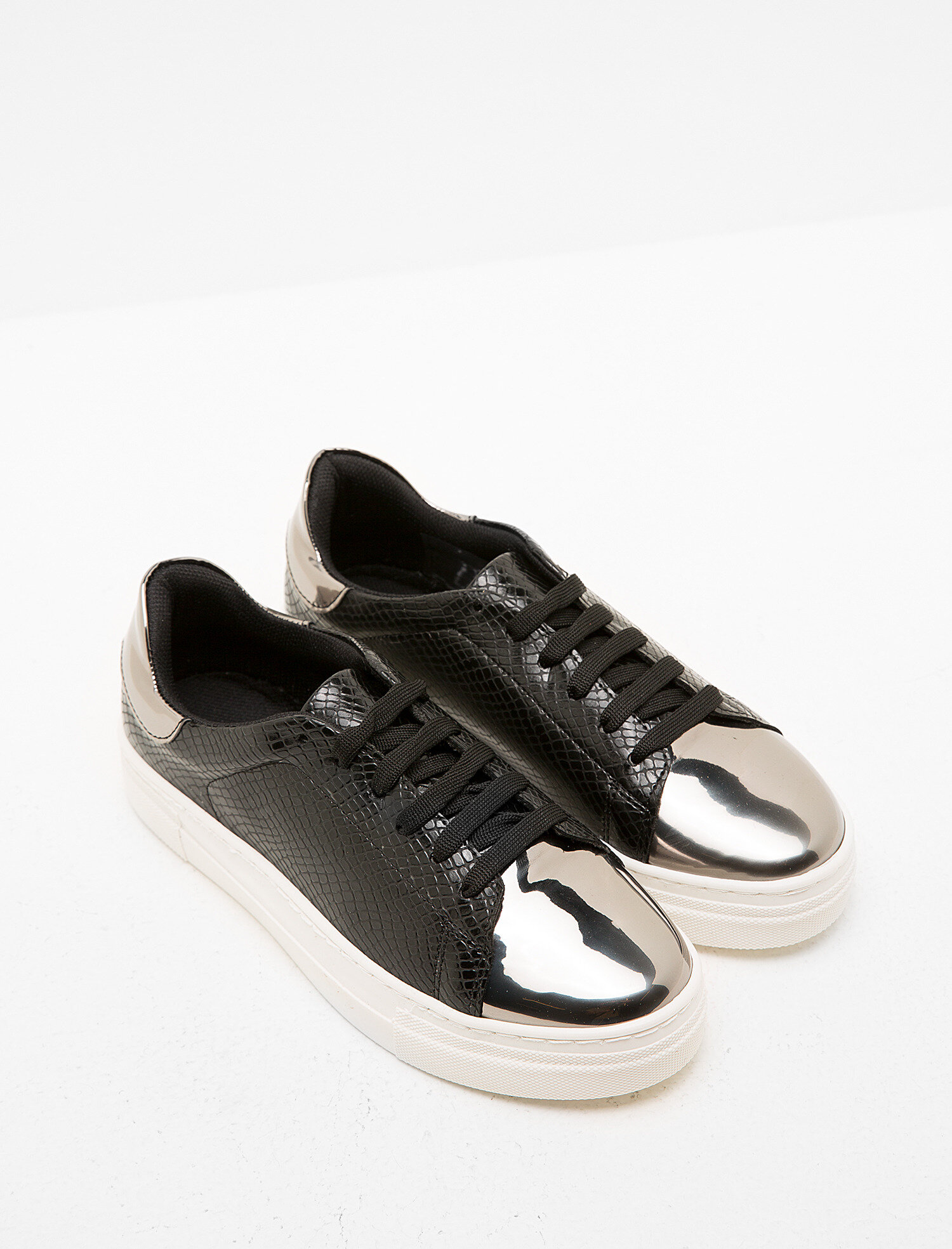  Kadın Bağcıklı Ayakkabı