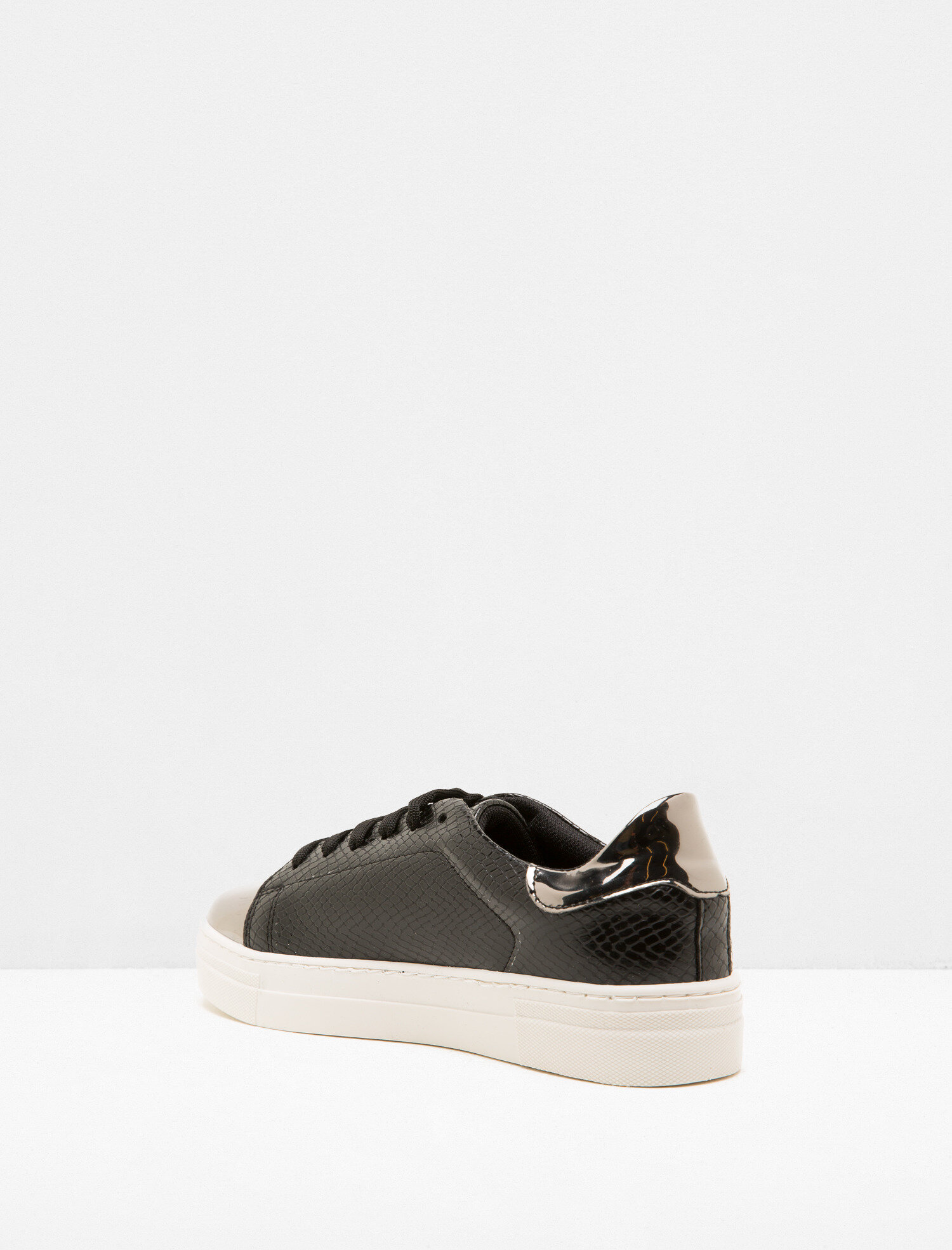  Kadın Bağcıklı Ayakkabı