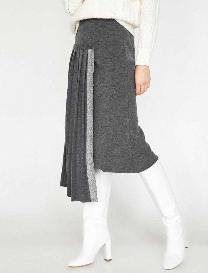  İşlemeli Triko Etek