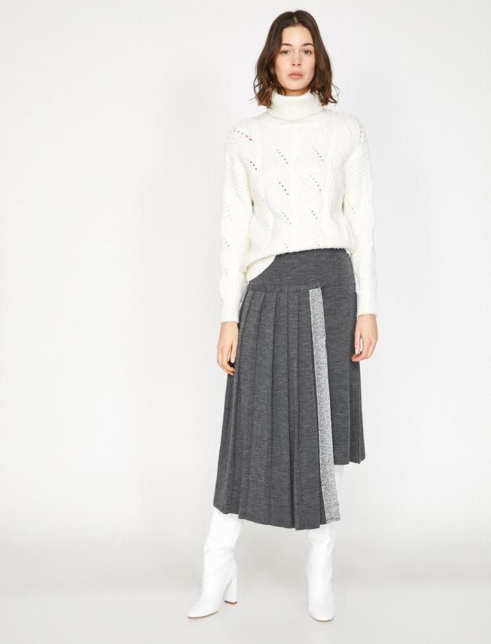  İşlemeli Triko Etek