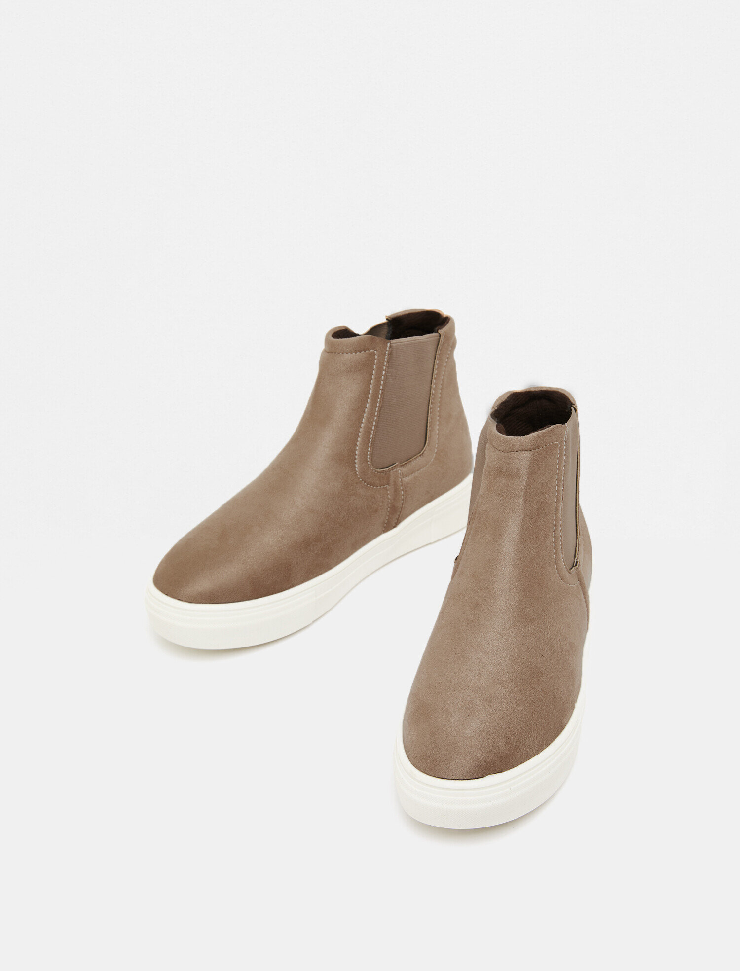  Kadın Bağcıksız Bot