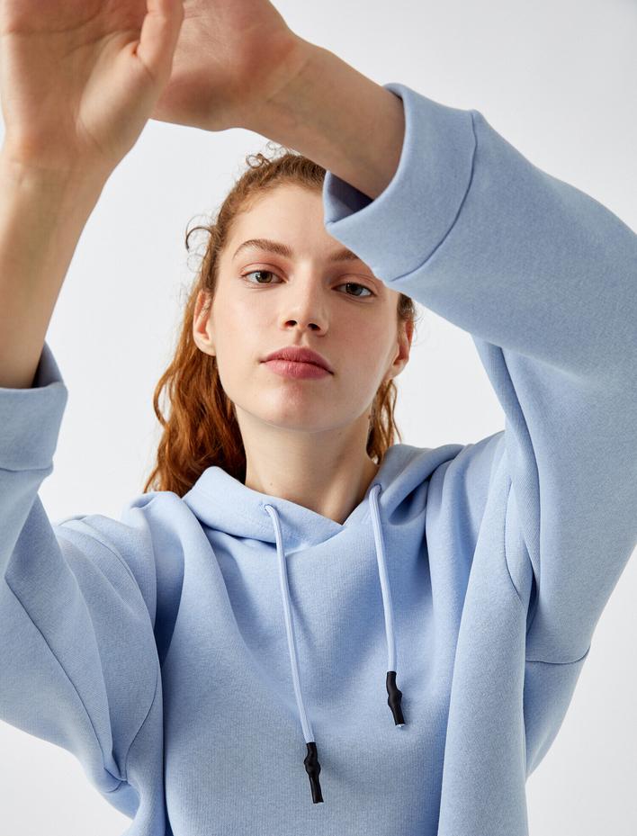  Oversize Kapüşonlu Sweatshirt Bağcık Detaylı