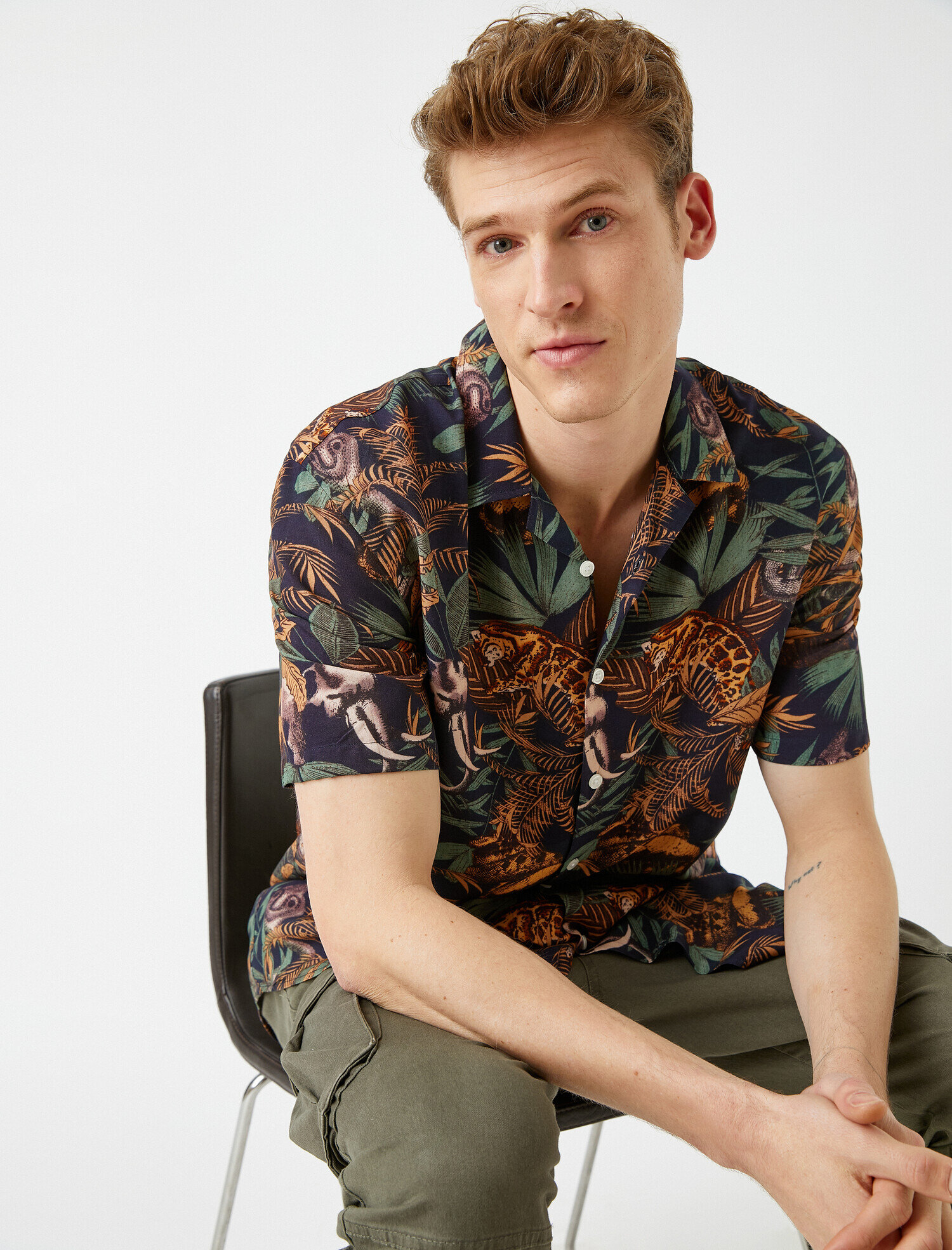   Kısa Kollu Gömlek Desenli