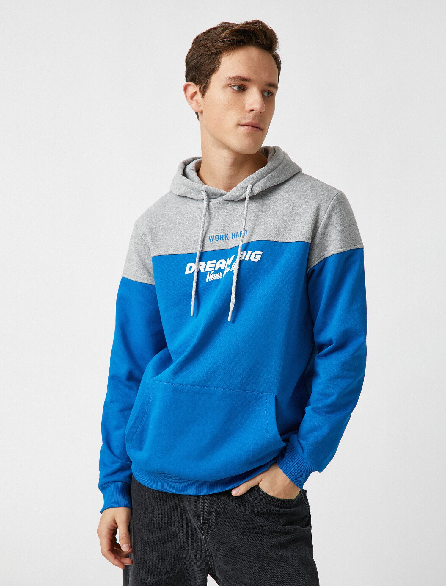 Renk Bloklu Yazılı Baskılı Kapüşonlu Sweatshirt