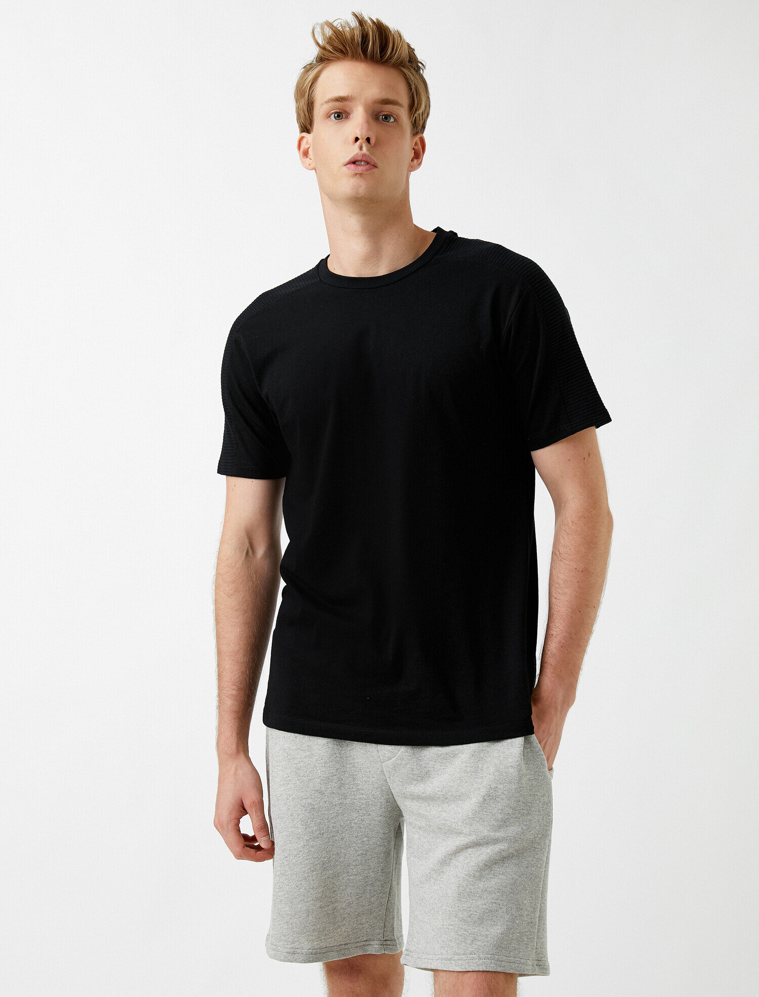   Slim Fit Basic Tişört Pamuklu