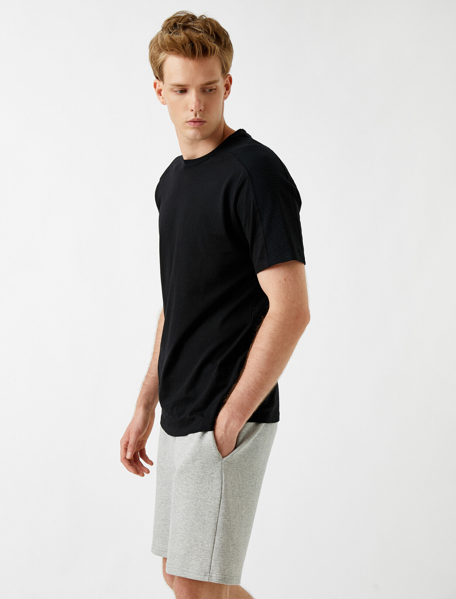   Slim Fit Basic Tişört Pamuklu