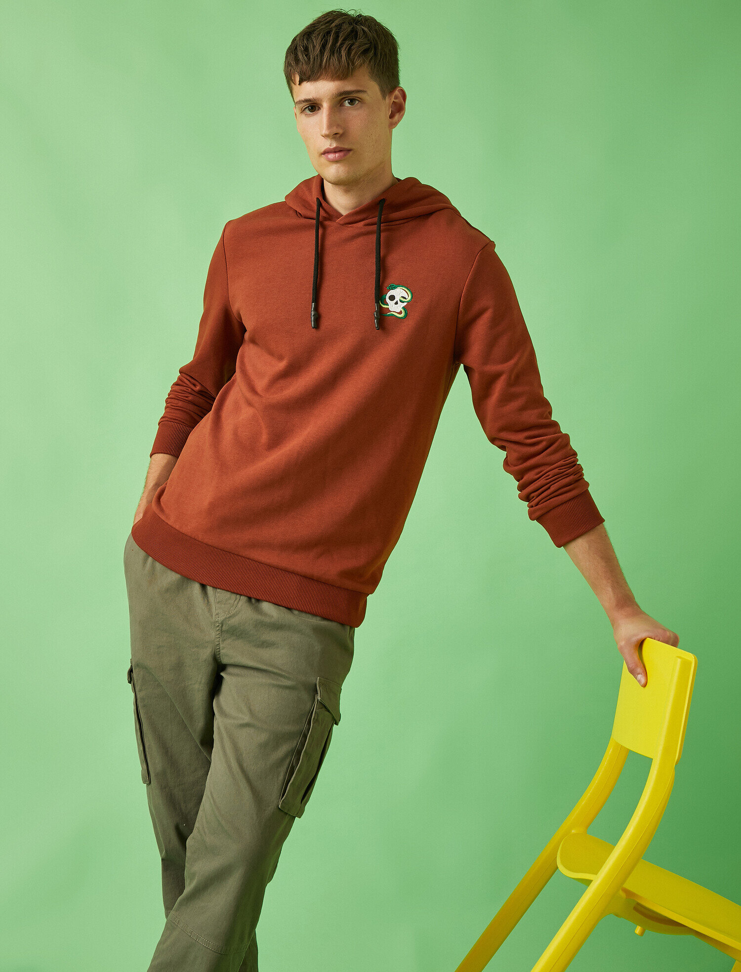   Kuru Kafa İşlemeli Kapşonlu Sweatshirt