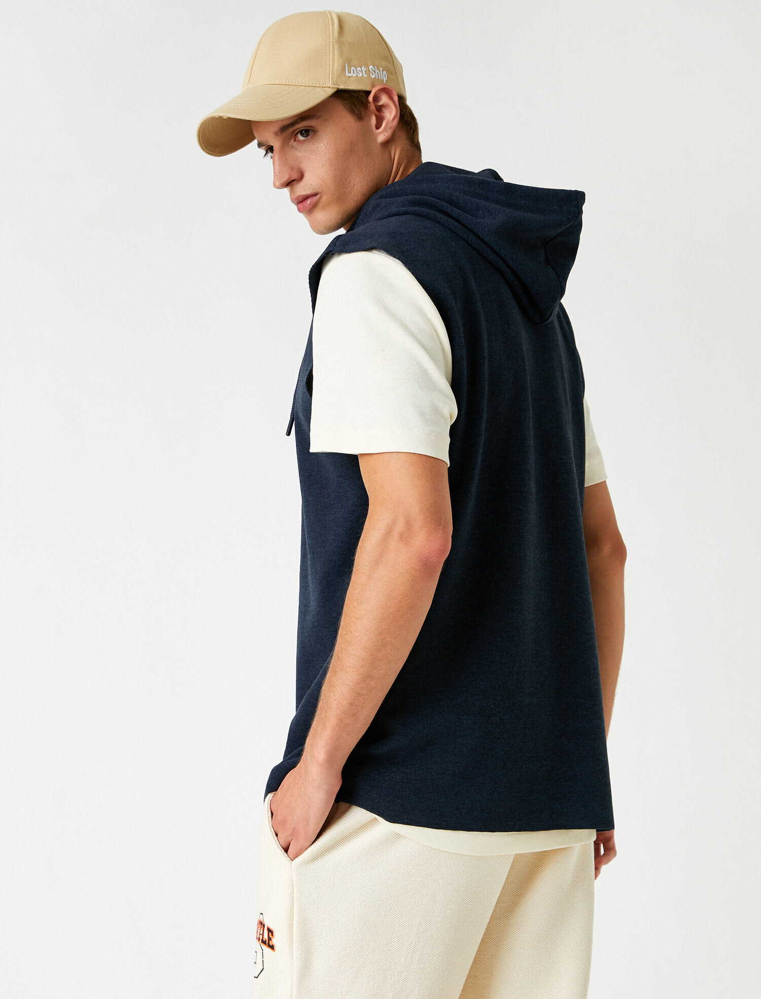   Kapüşonlu Basic Kolsuz Sweatshirt