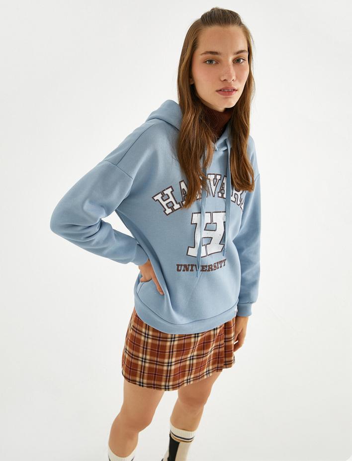  Uzun Kollu Yazı Baskılı Kapüşonlu Sweatshirt Harvard Lisanslı