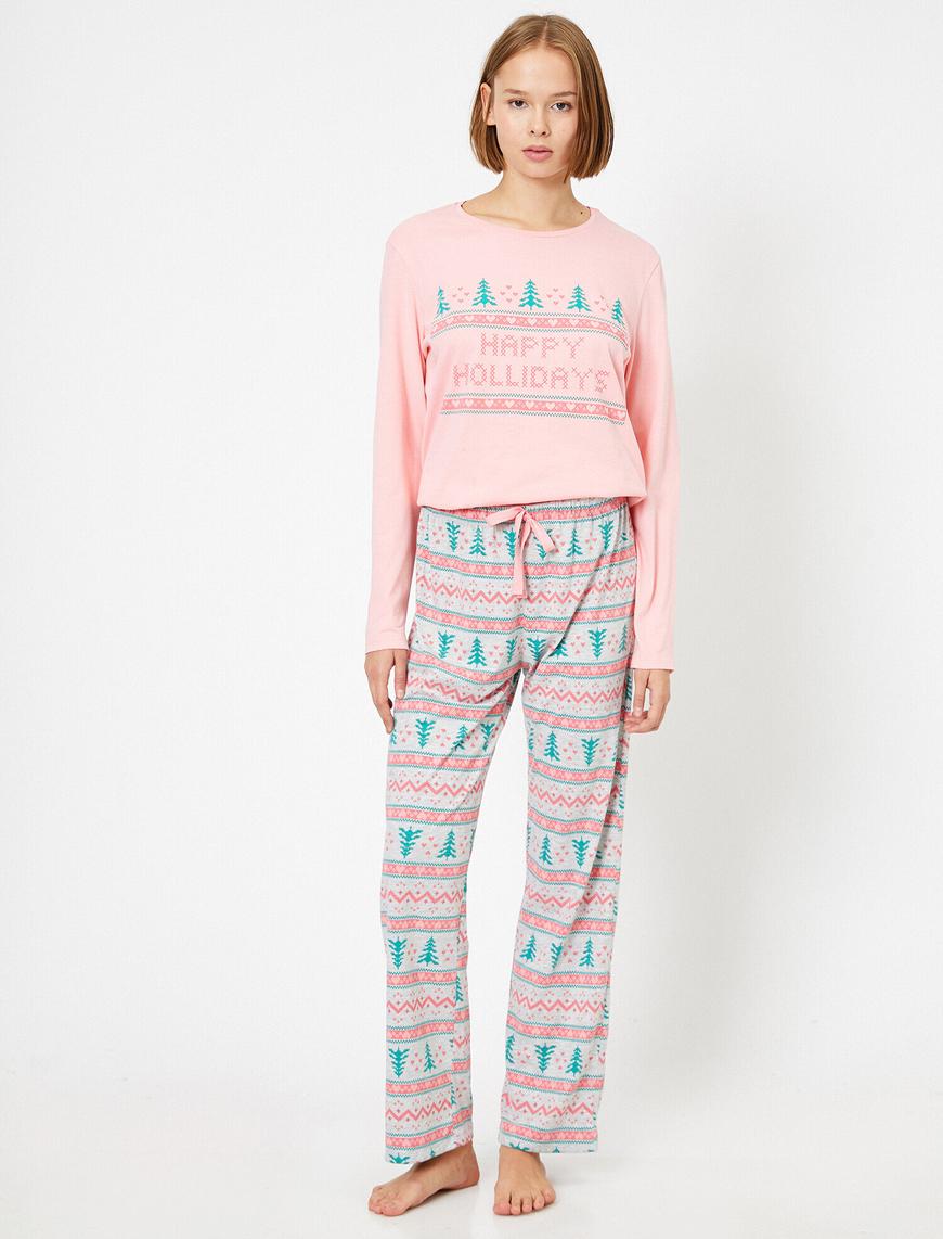   Yazılı Baskılı Pijama Seti