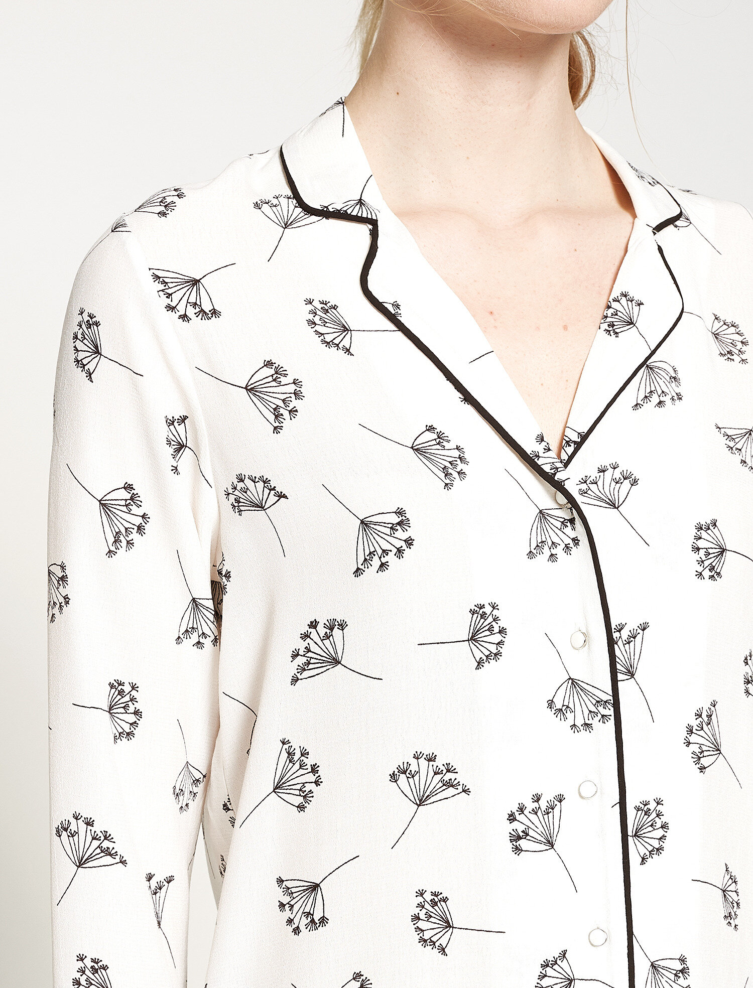   FIrfır Detaylı T-Sirt