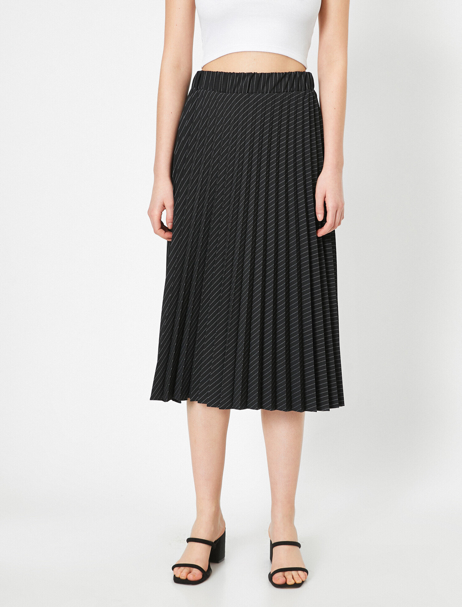   Pilise Detaylı Mini Etek