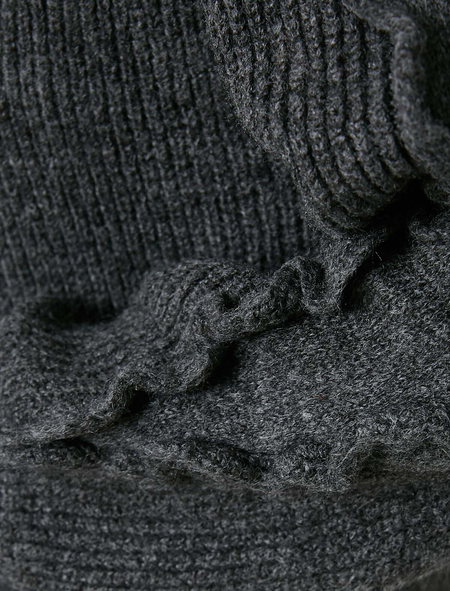 Bisiklet Yaka Uzun Fırfırli Kollu Triko Kazak