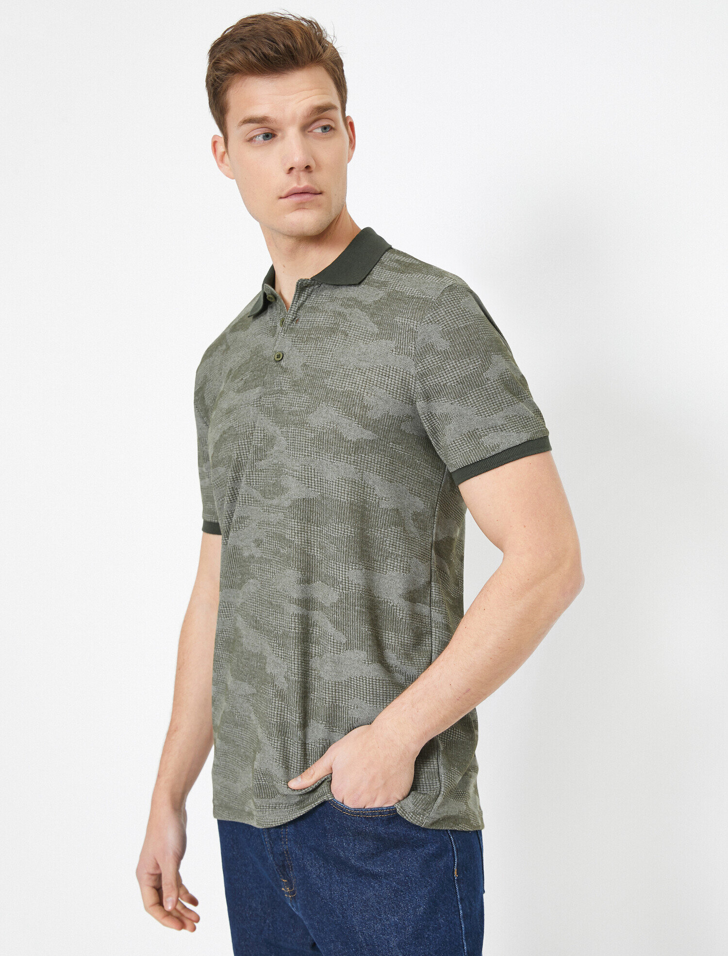 Polo Yaka Kısa Kollu Desenli Tişört