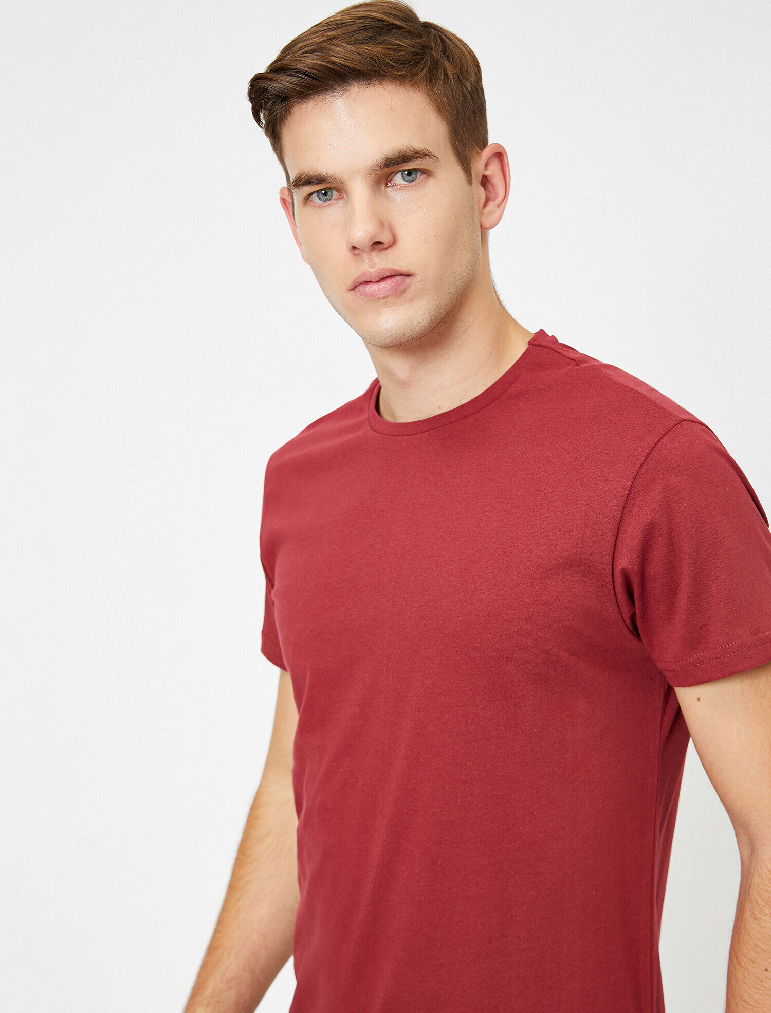 Bisiklet Yaka Pamuklu Dar Kesim Basic Tişört