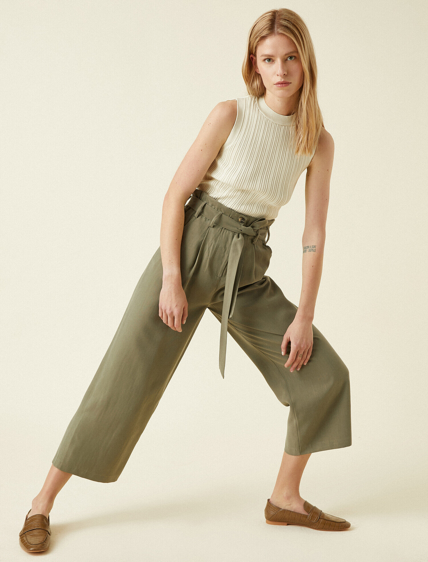   Kemerli Pantolon Geniş Paça