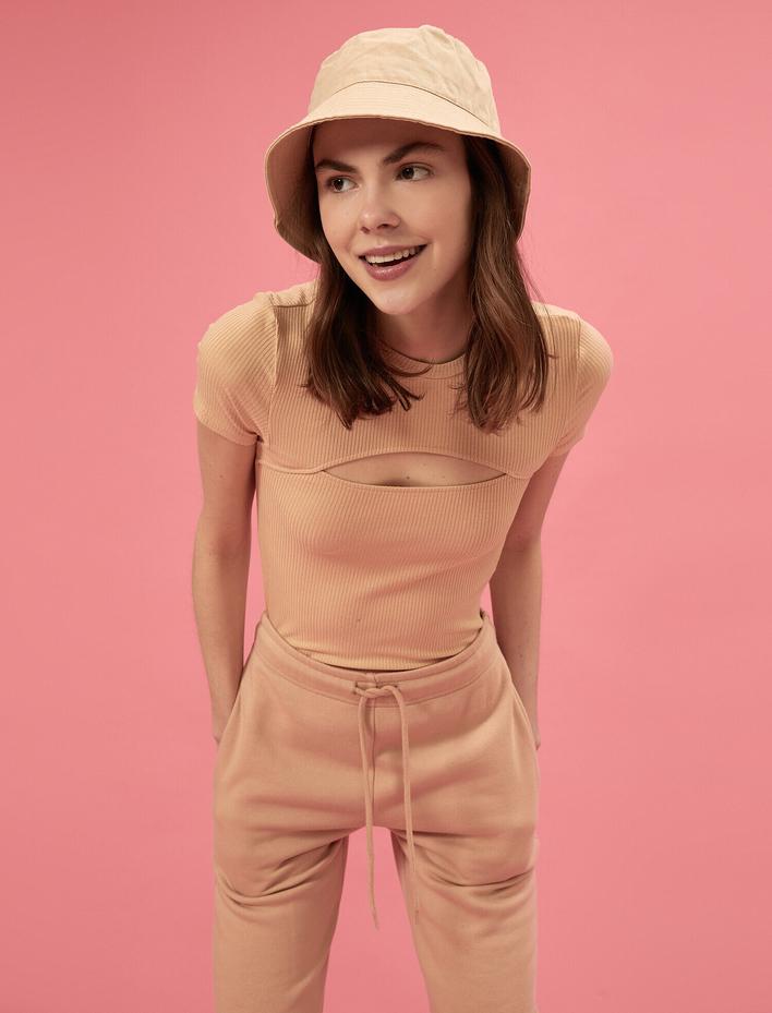  Pencere Detaylı Tişört