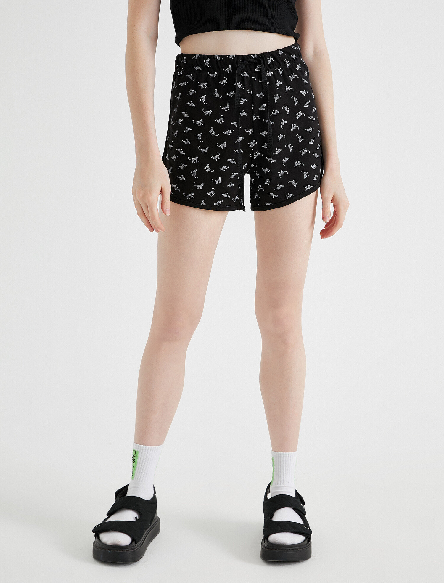   Desenli Şort Pamuklu