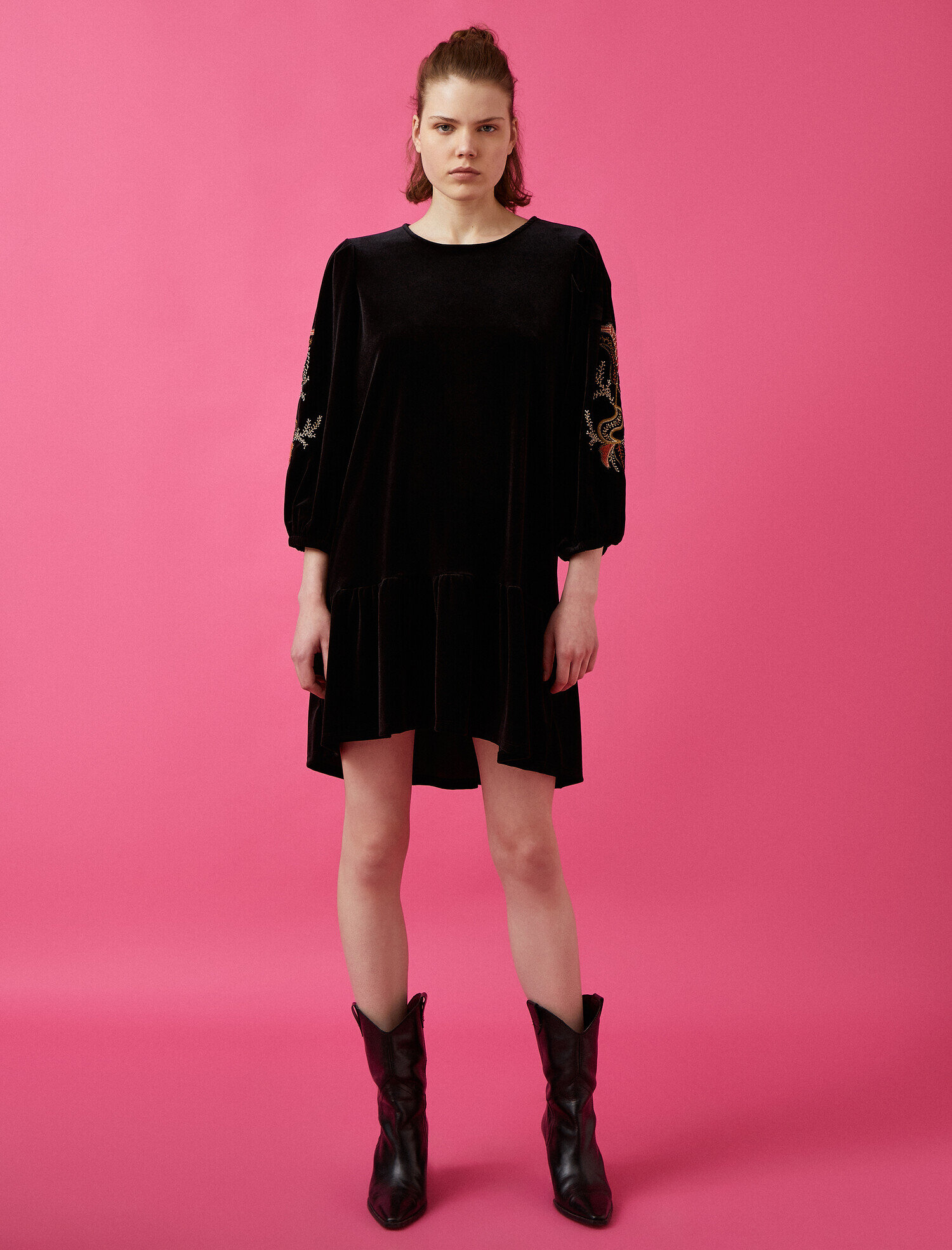   Kadife İşlemeli Bisiklet Yaka Elbise