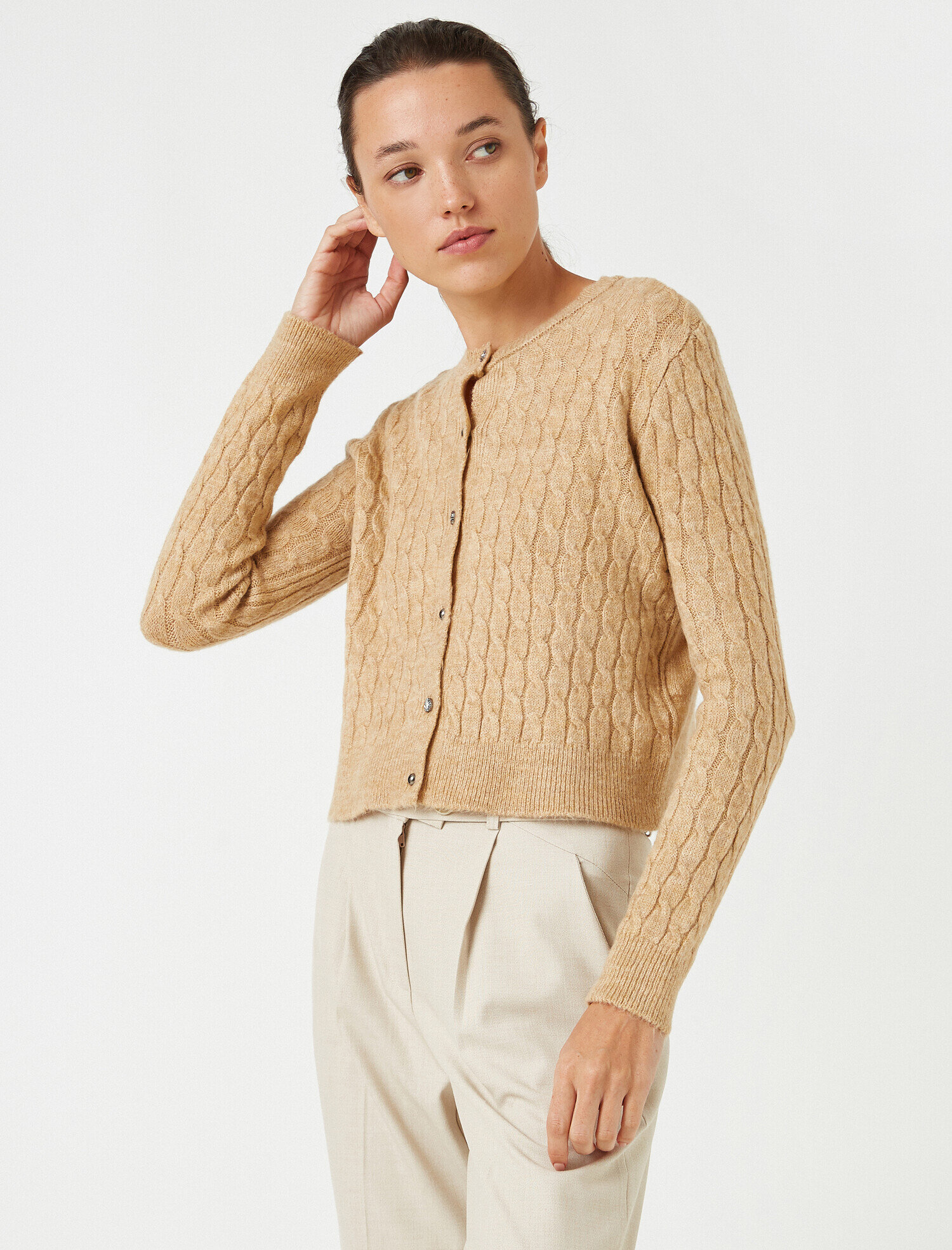   Bisiklet Yaka Saç Örgülü Düğmeli Triko Hırka