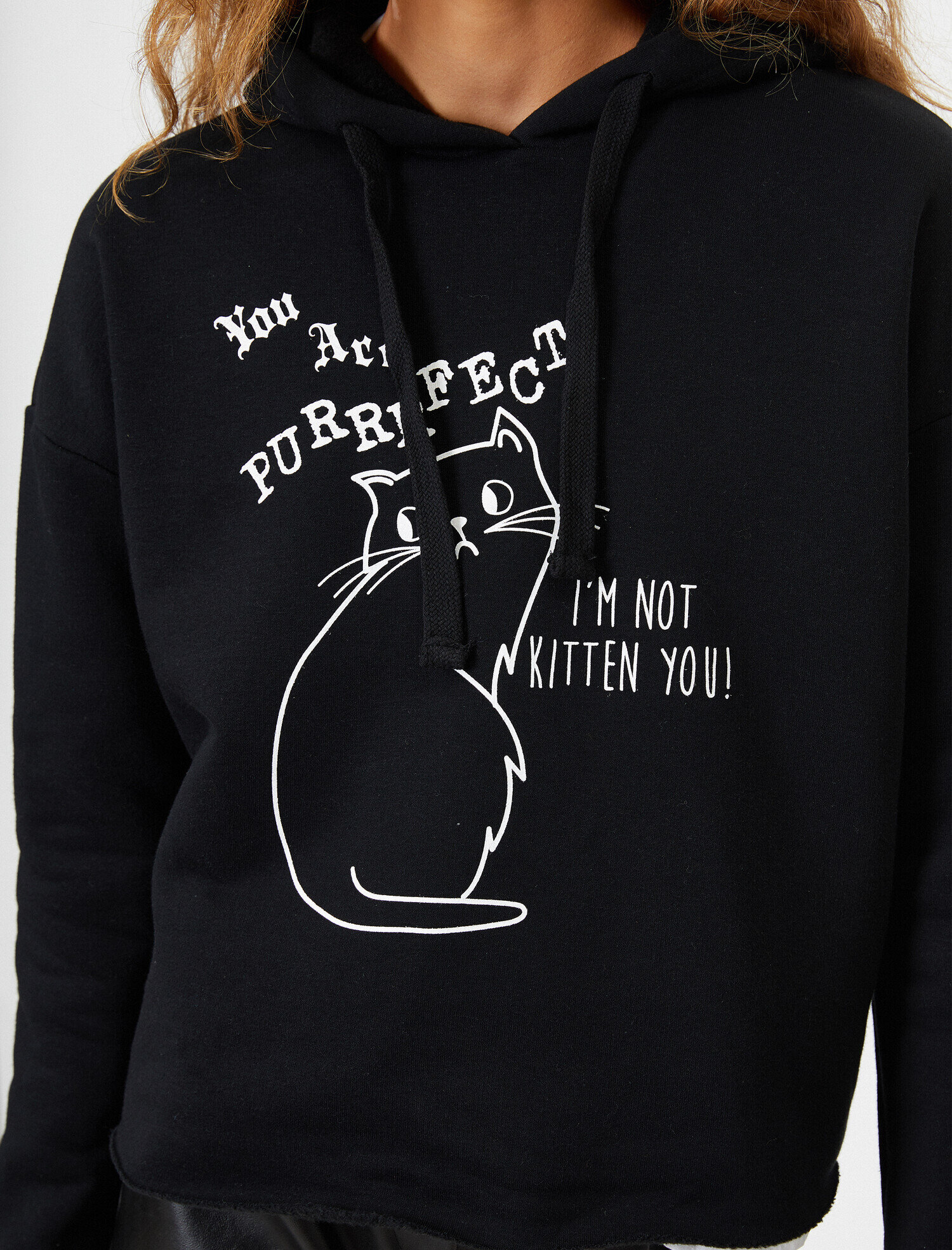   Kapüşonlu Yazılı Baskılı Uzun Kollu Sweatshirt