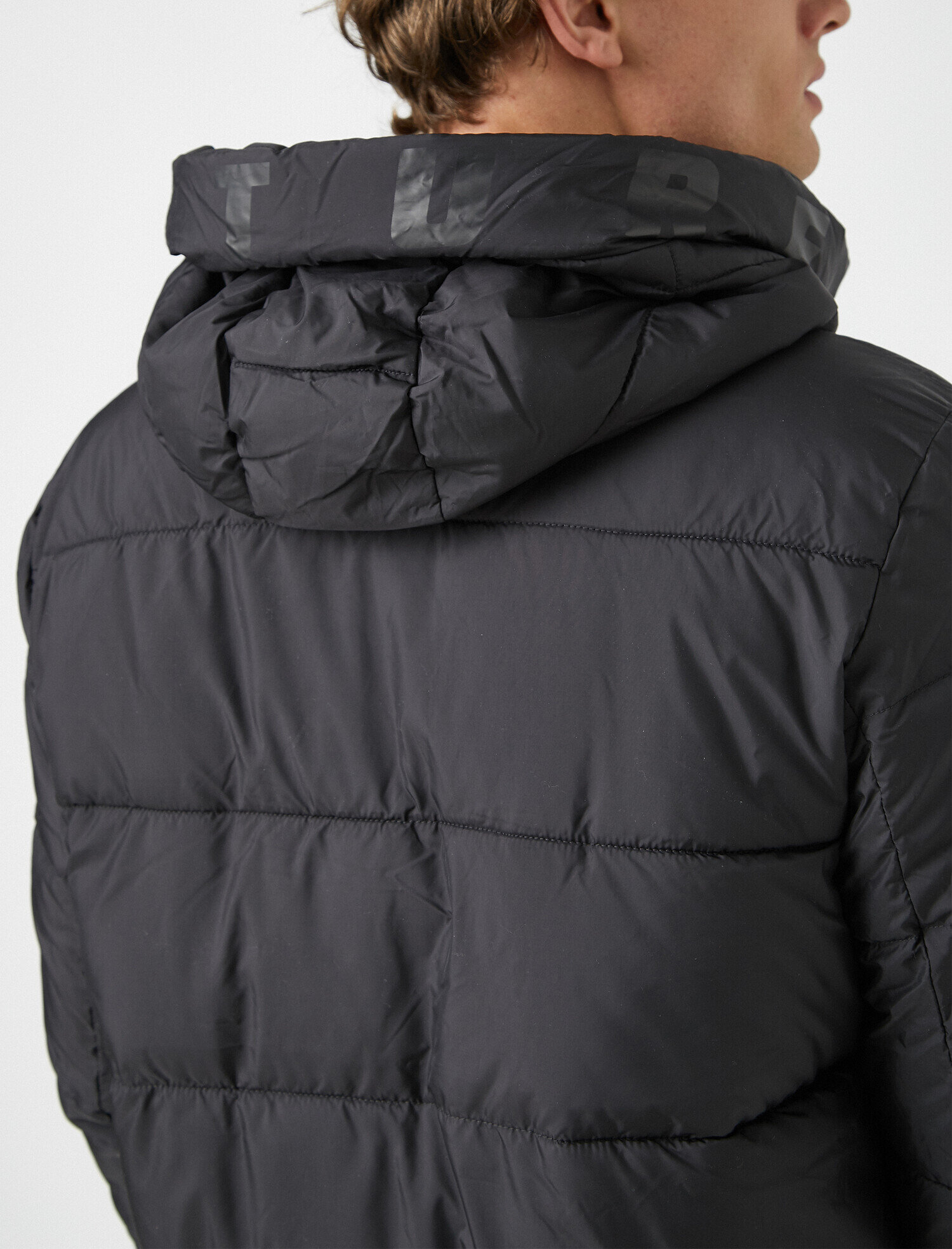   Kapşonlu Fermuarlı Mont Cep Detaylı