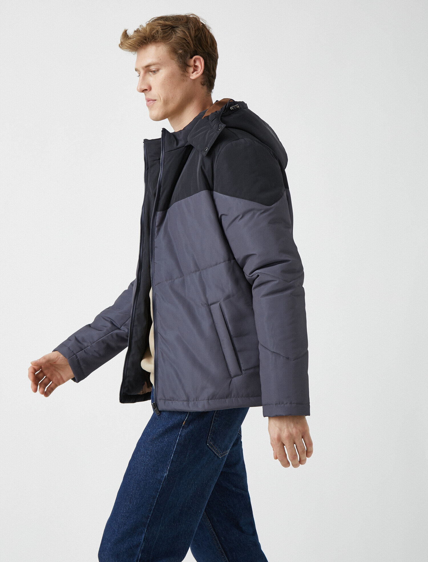   Kapüşonlu Cepli Fermuarlı Şişme Mont