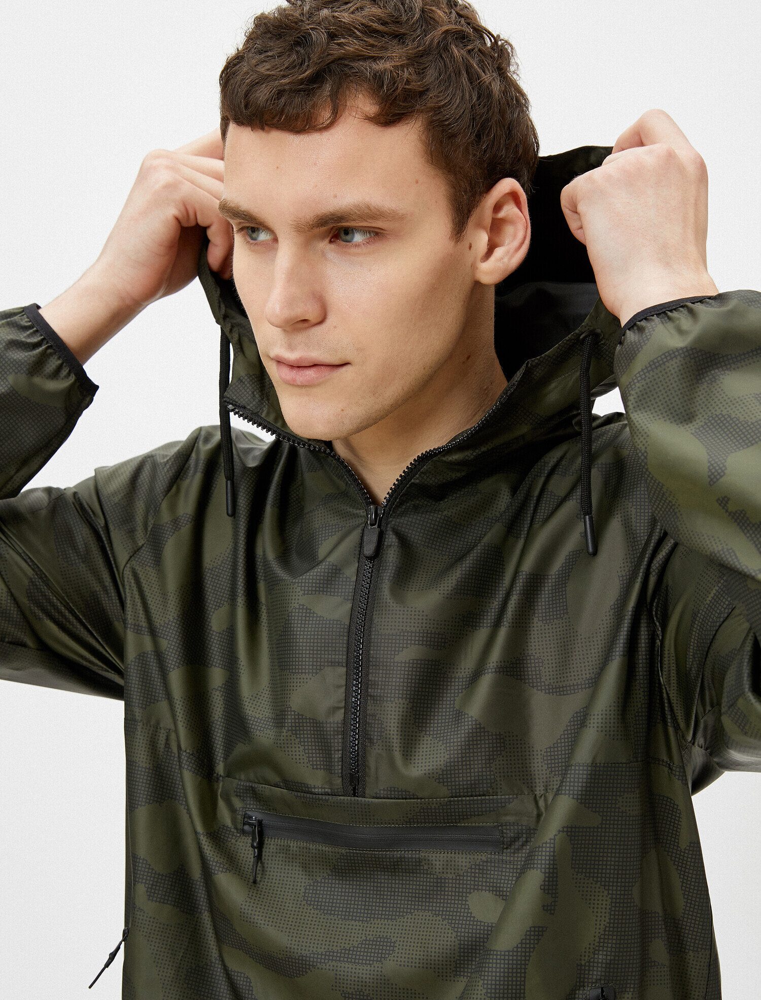   Kamuflaj Desenli Kapüşonlu Fermuarlı Mont