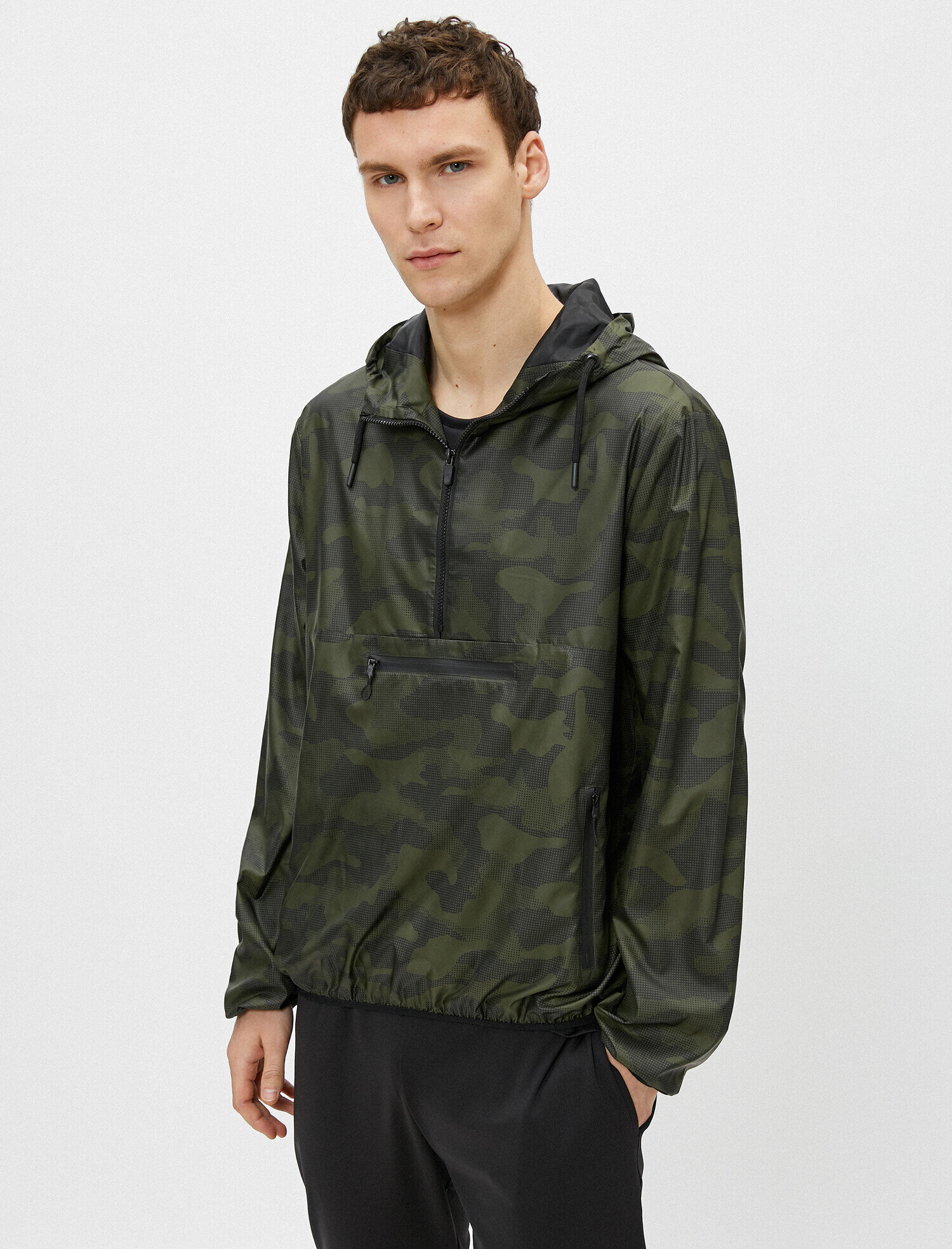   Kamuflaj Desenli Kapüşonlu Fermuarlı Mont