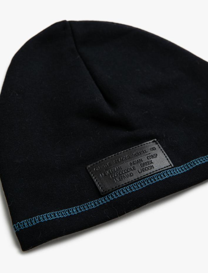 Erkek Çocuk Bere Etiket Detaylı