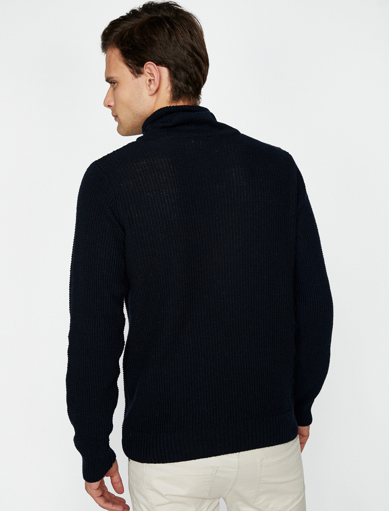   Yüksek Yaka Triko Kazak