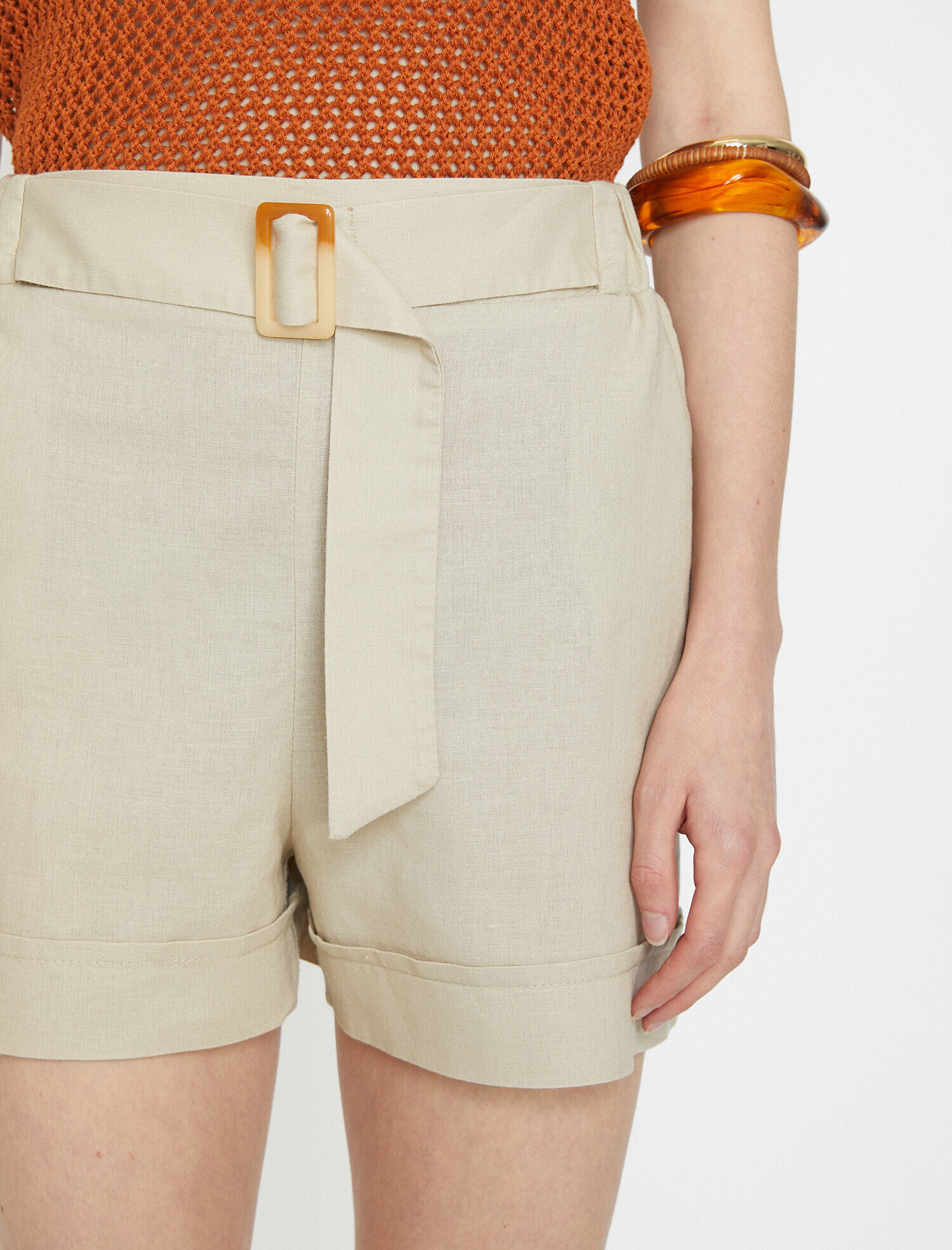 Kemer Detaylı Şort