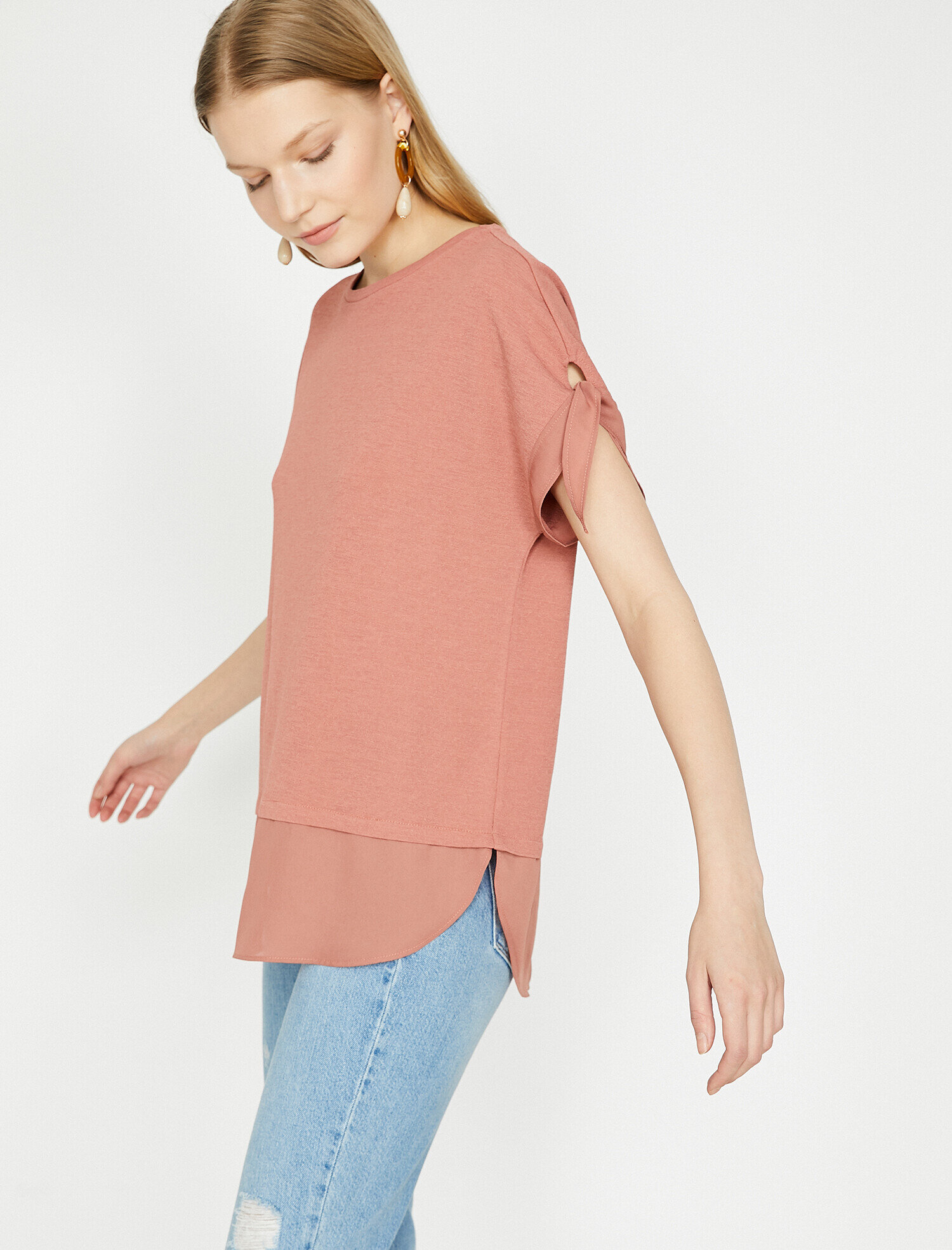   Kol Detaylı Tişört