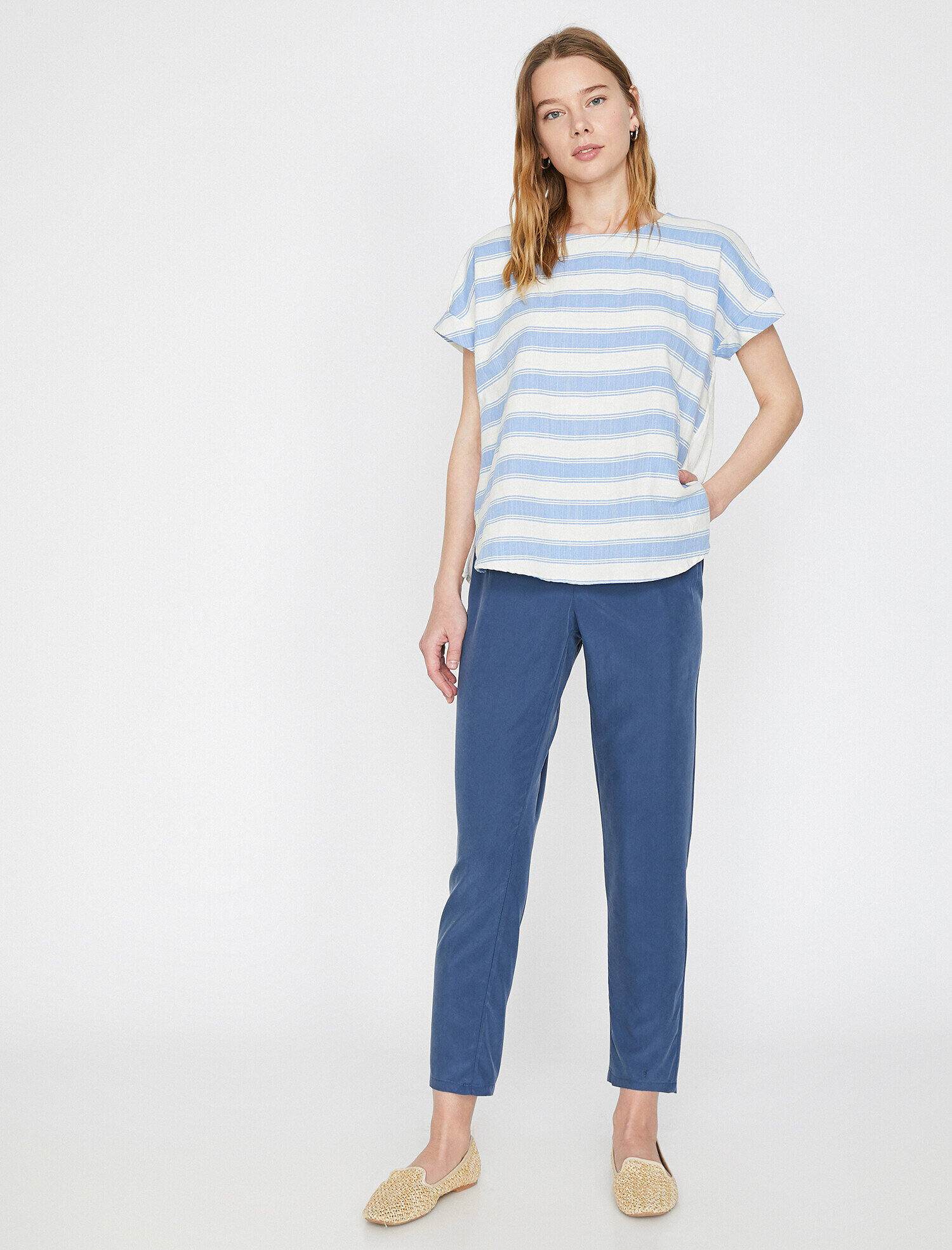   Normal Bel Pilili Dökümlü Pantolon