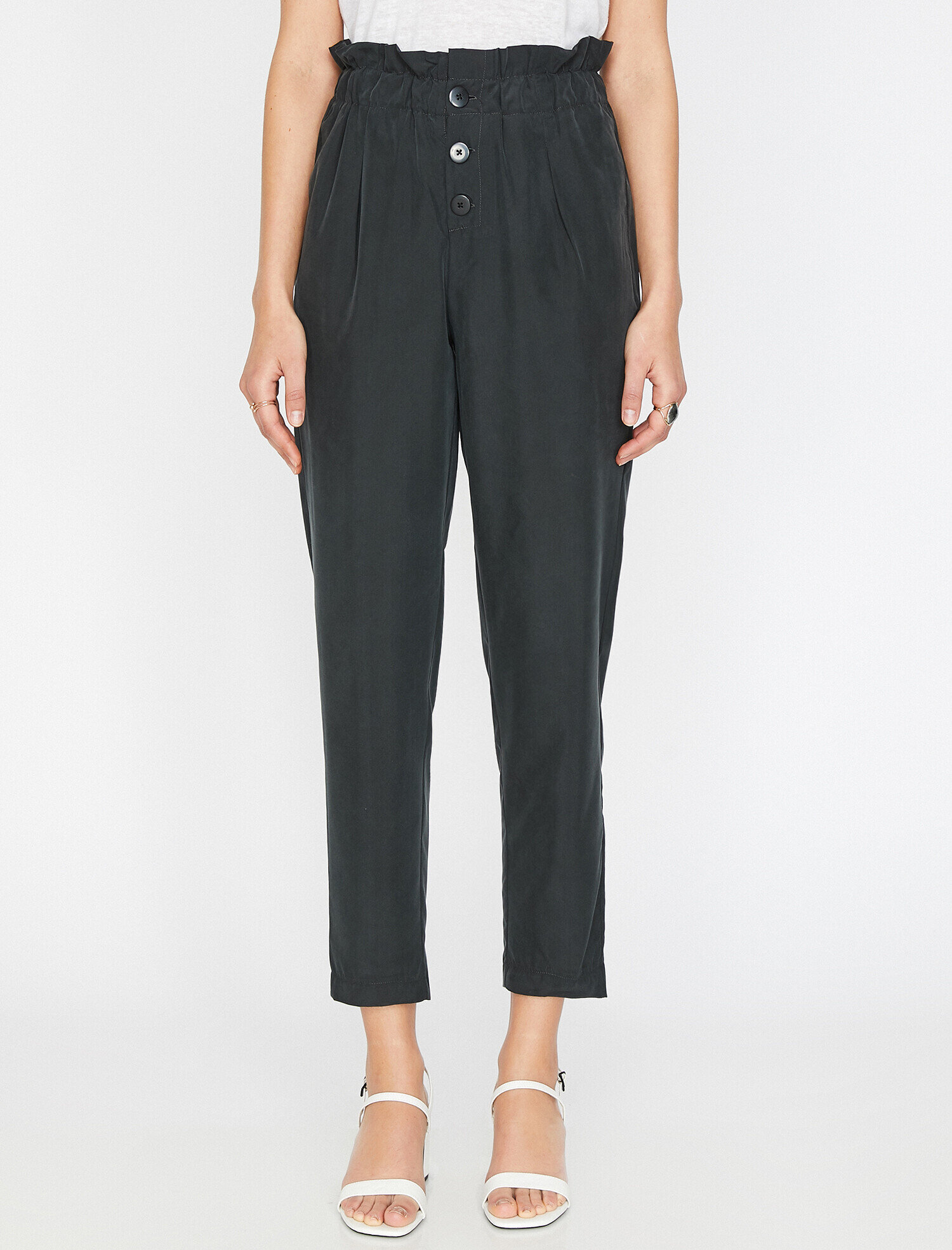   Düğme Detaylı Pantolon