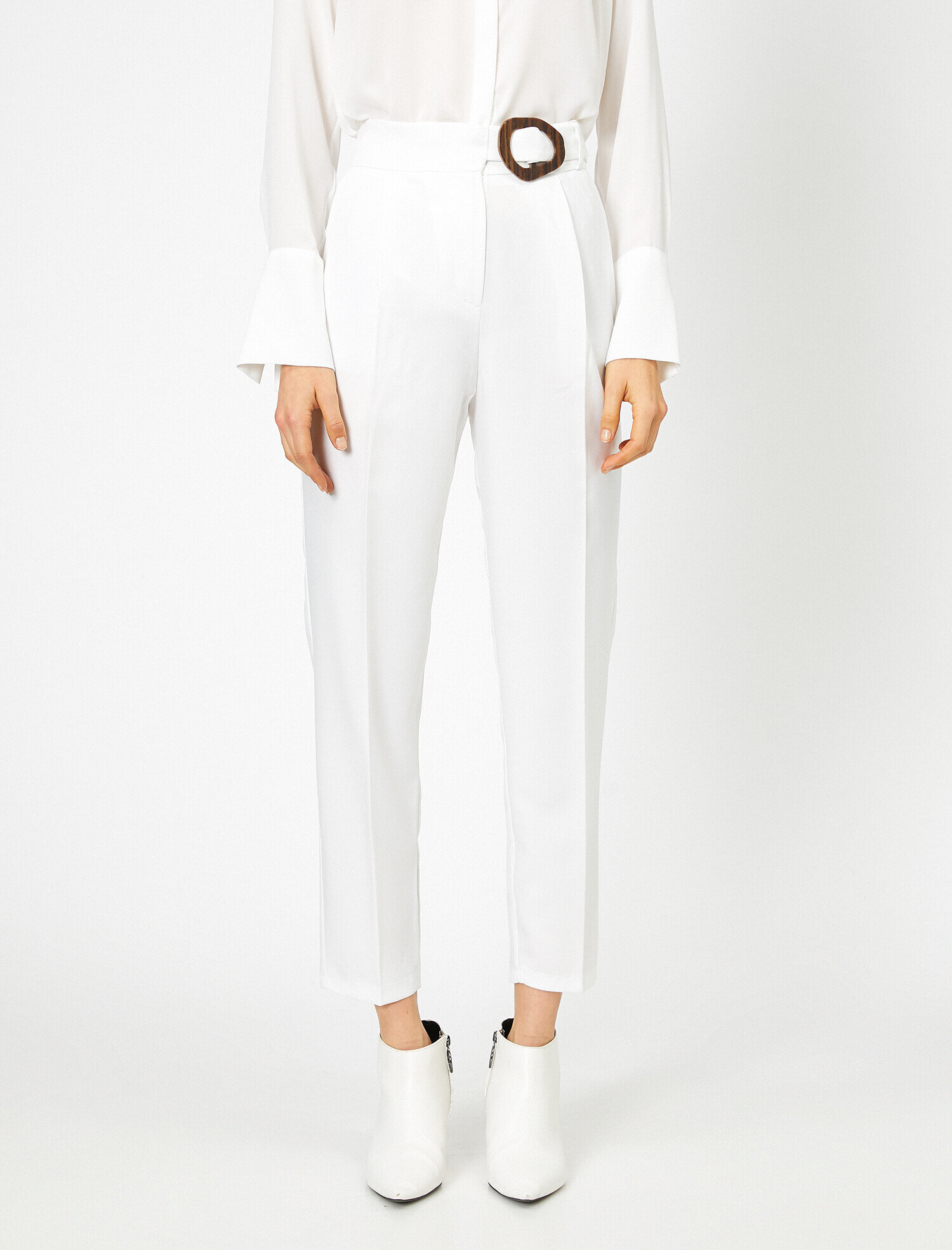   Kemer Detaylı Pantolon