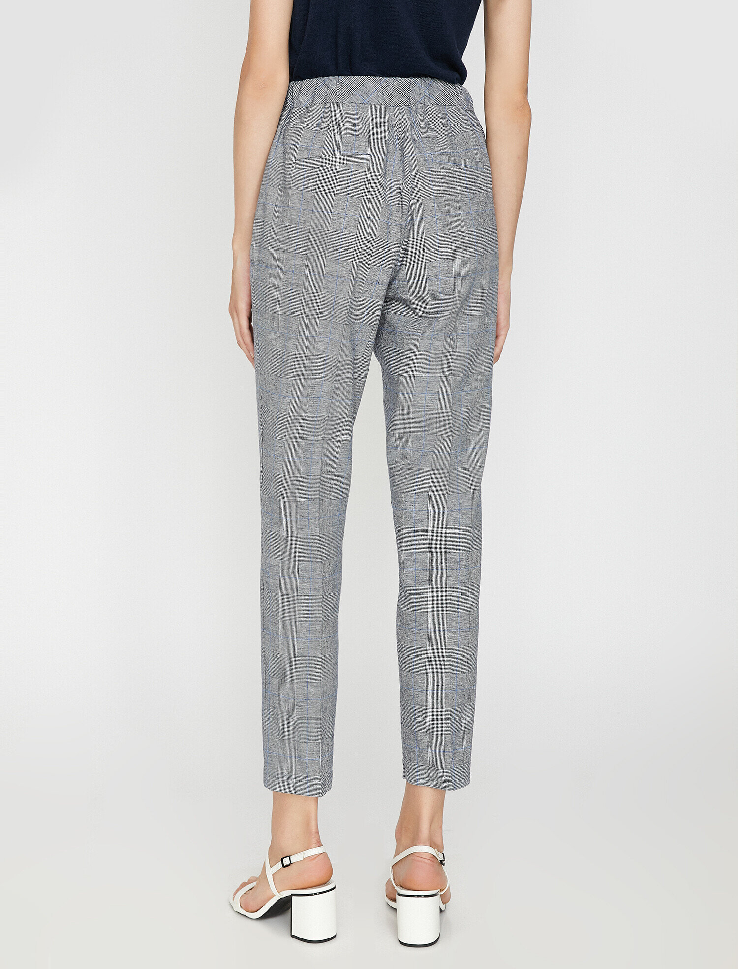   Düğme Detaylı Pantolon