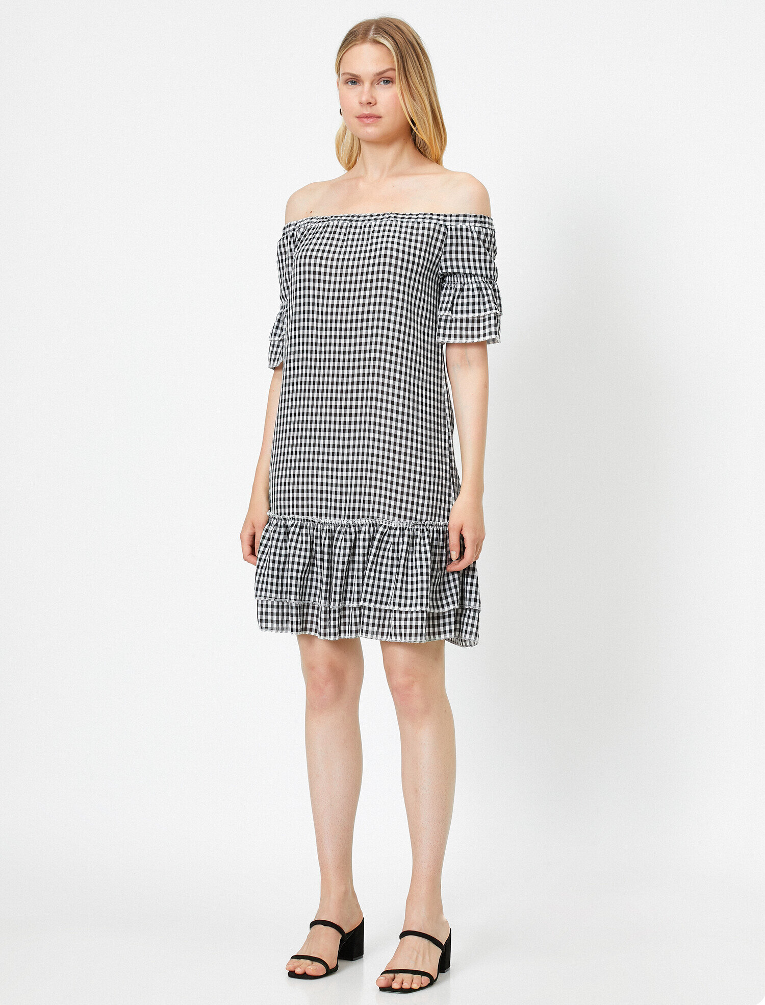   Omuzları Açık Elbise