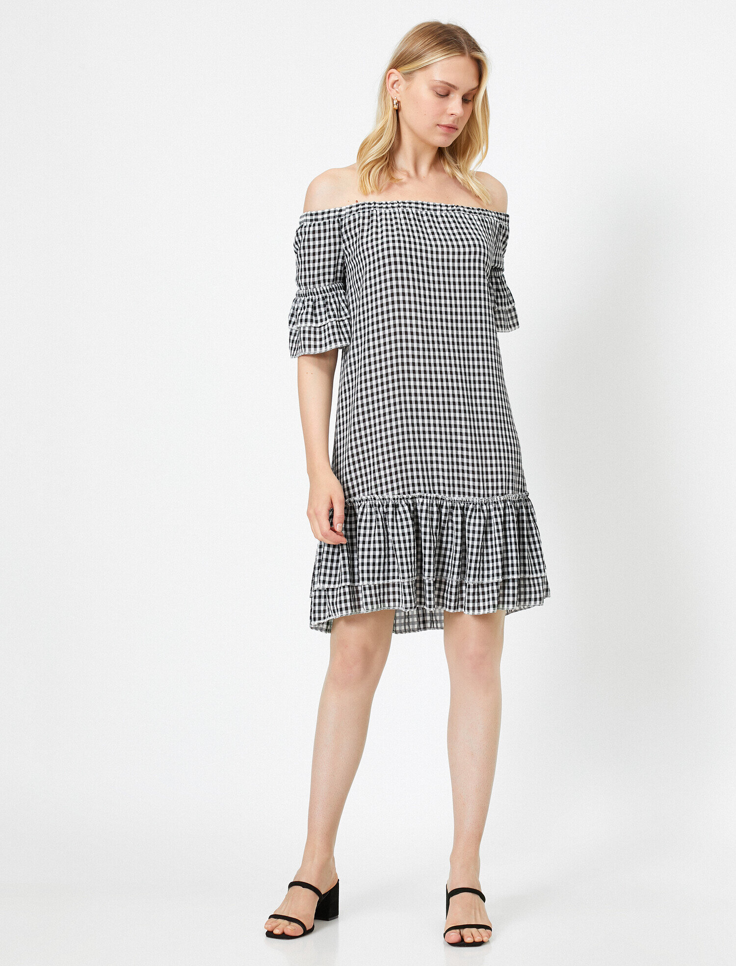   Omuzları Açık Elbise