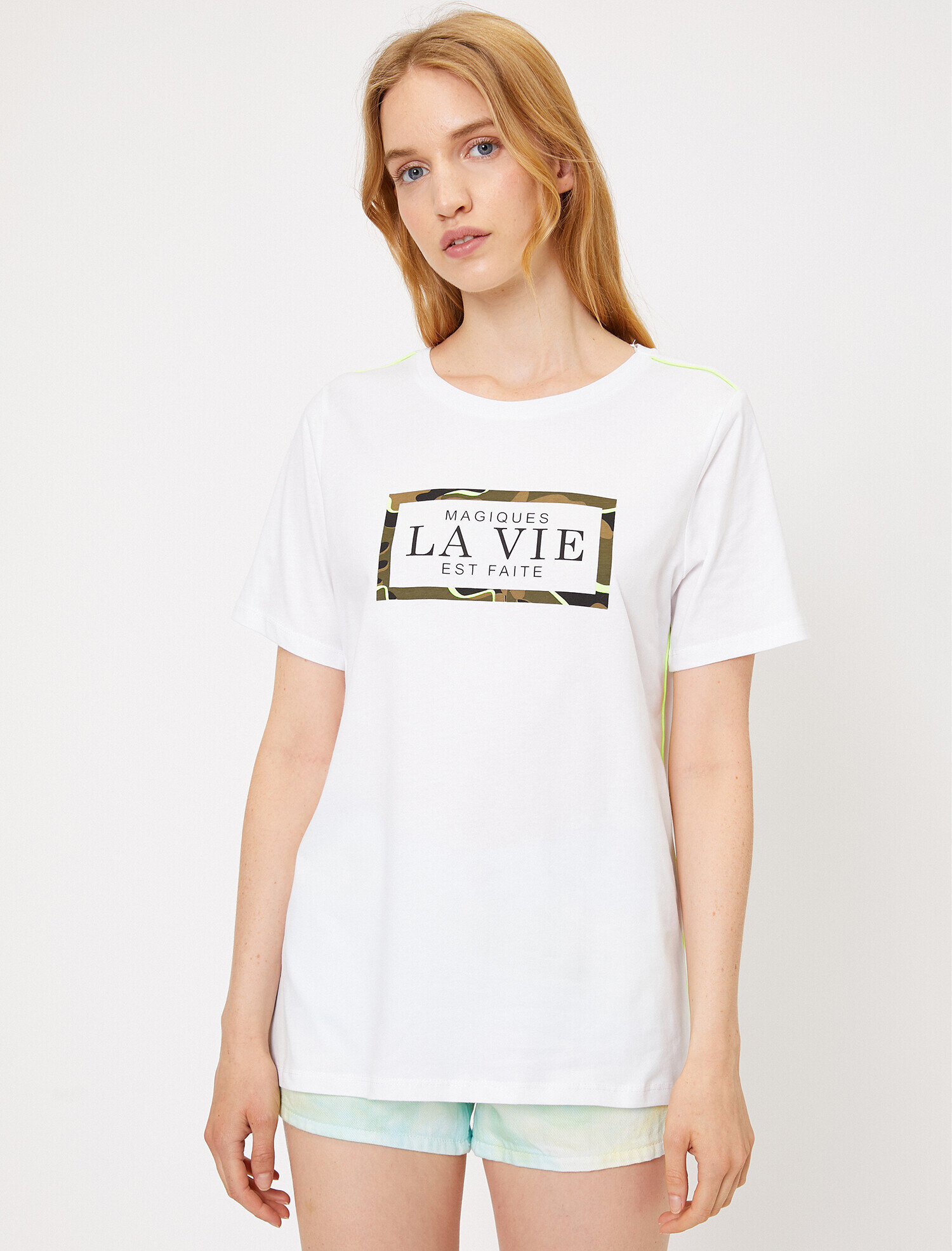   Yazılı Baskılı Tişört