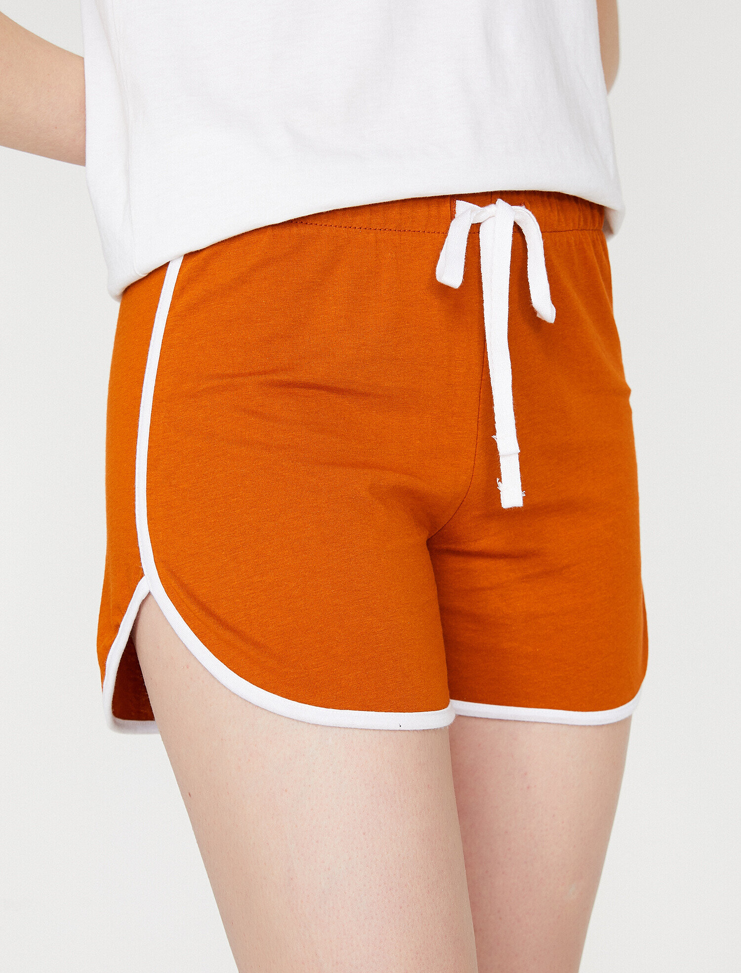   Beli Bağlamalı Şort