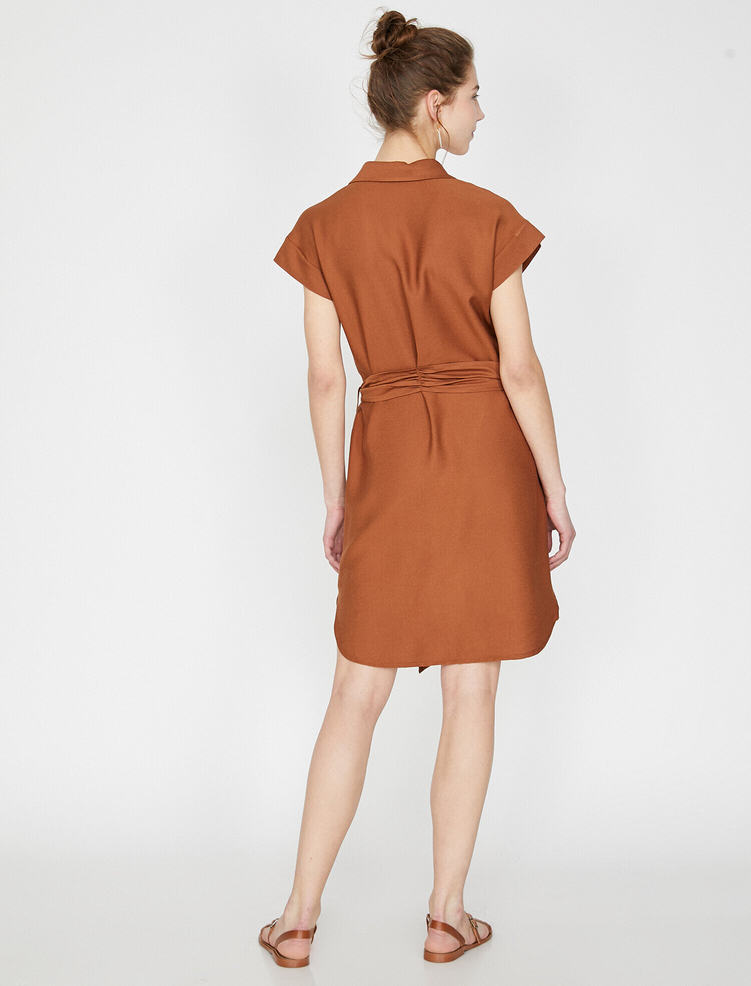   Düğme Detaylı Elbise